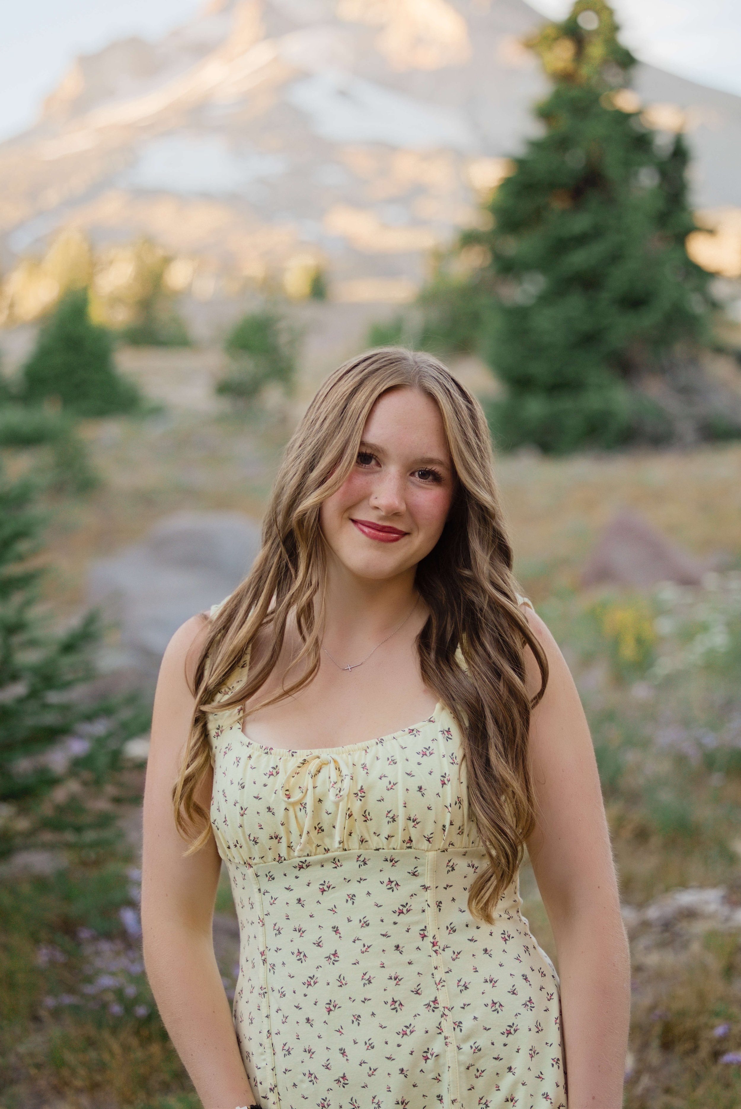 SeniorPhotos-MtHood-Classof2027-Studio623Photography-024.jpg