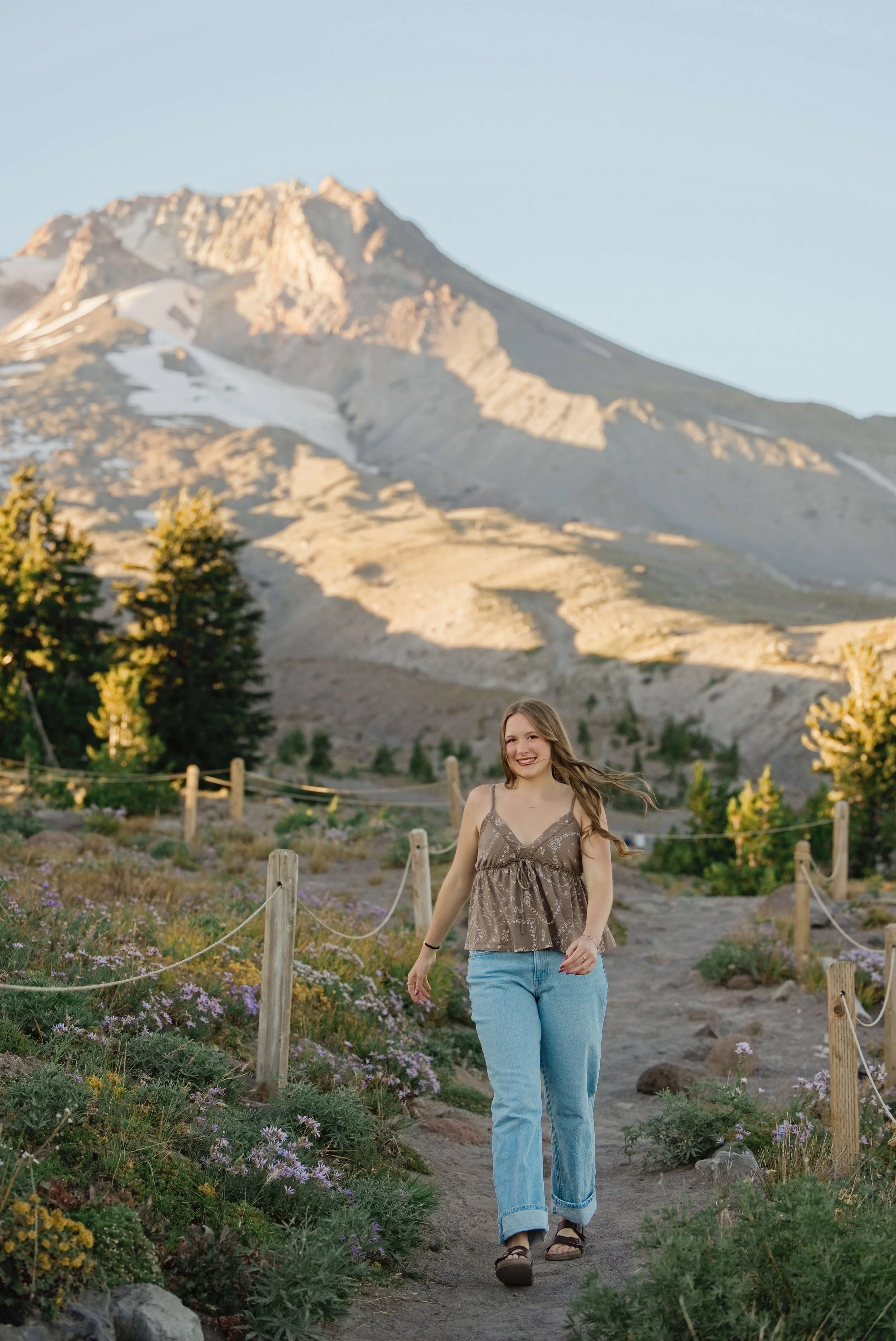 SeniorPhotos-MtHood-Classof2027-Studio623Photography-020.jpg