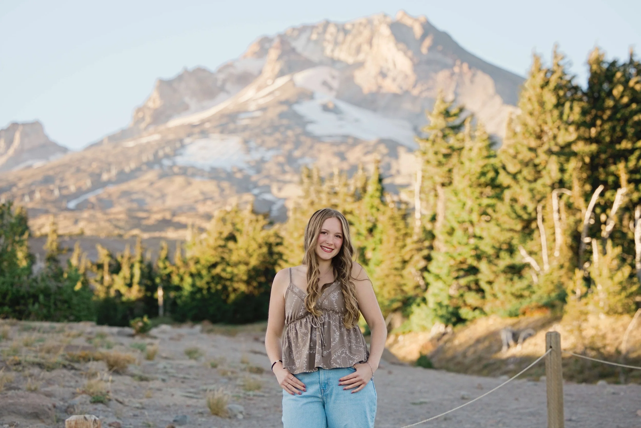 SeniorPhotos-MtHood-Classof2027-Studio623Photography-016.jpg