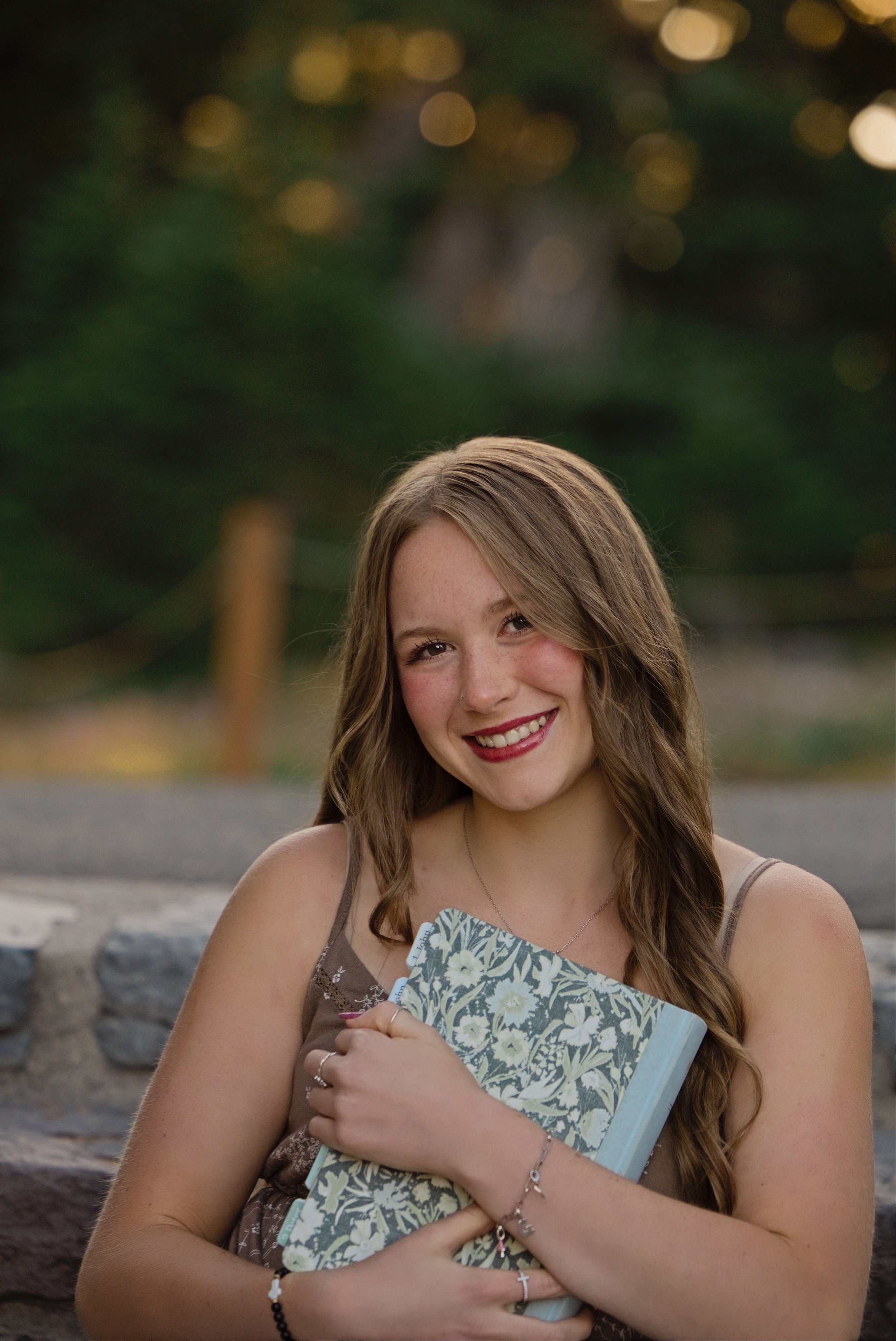 SeniorPhotos-MtHood-Classof2027-Studio623Photography-015.jpg