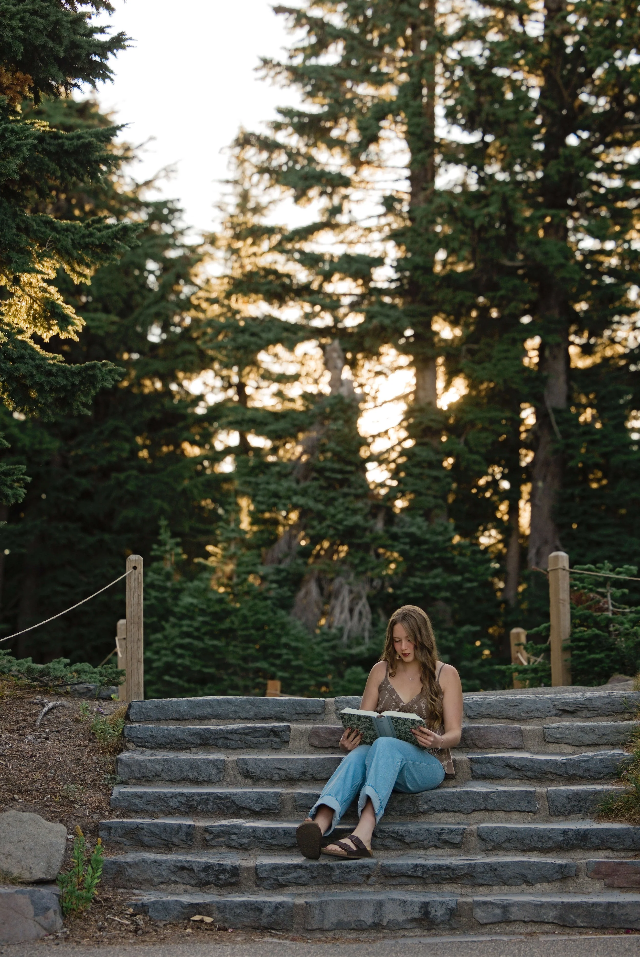 SeniorPhotos-MtHood-Classof2027-Studio623Photography-012.jpg
