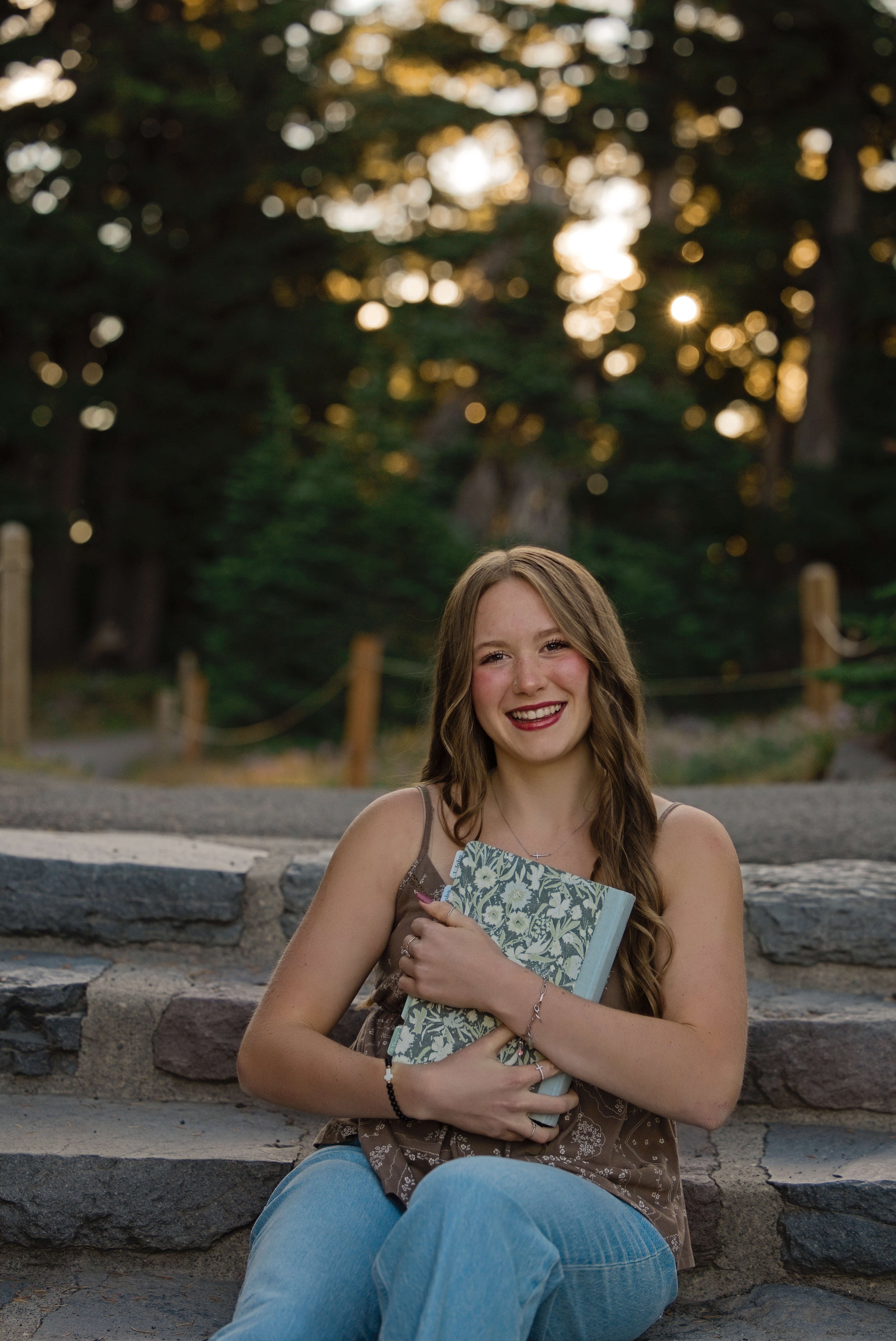 SeniorPhotos-MtHood-Classof2027-Studio623Photography-014.jpg