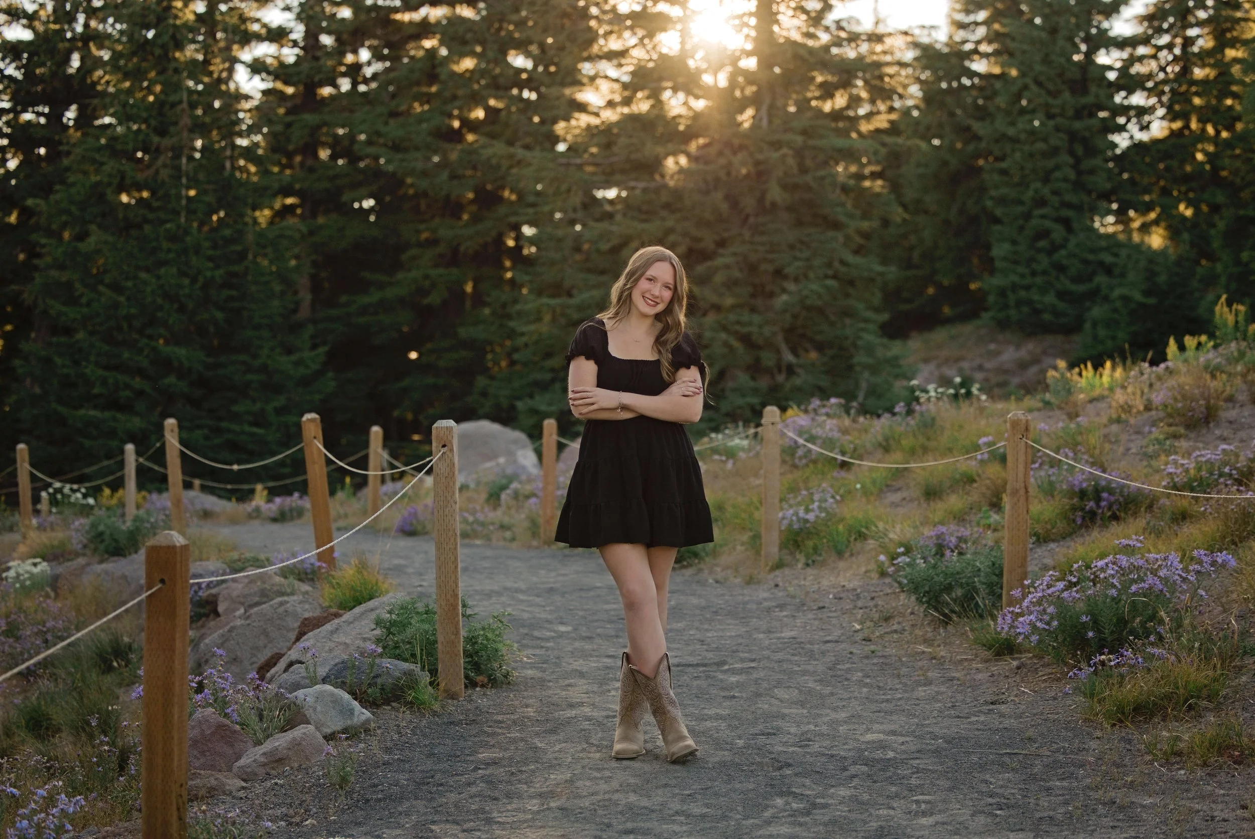 SeniorPhotos-MtHood-Classof2027-Studio623Photography-010.jpg