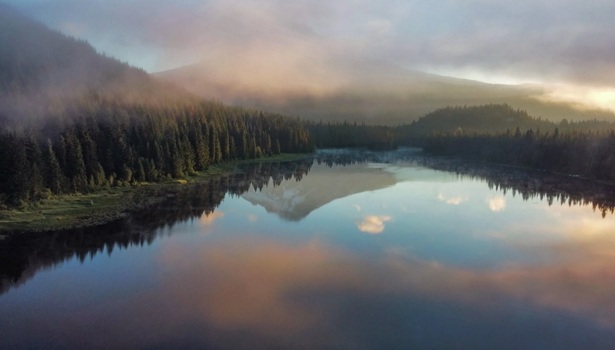 TrilliumLake-Proposal-Sunrise-PinkClouds-MtHood-Studio623Photography-SandyOregon-48.jpg