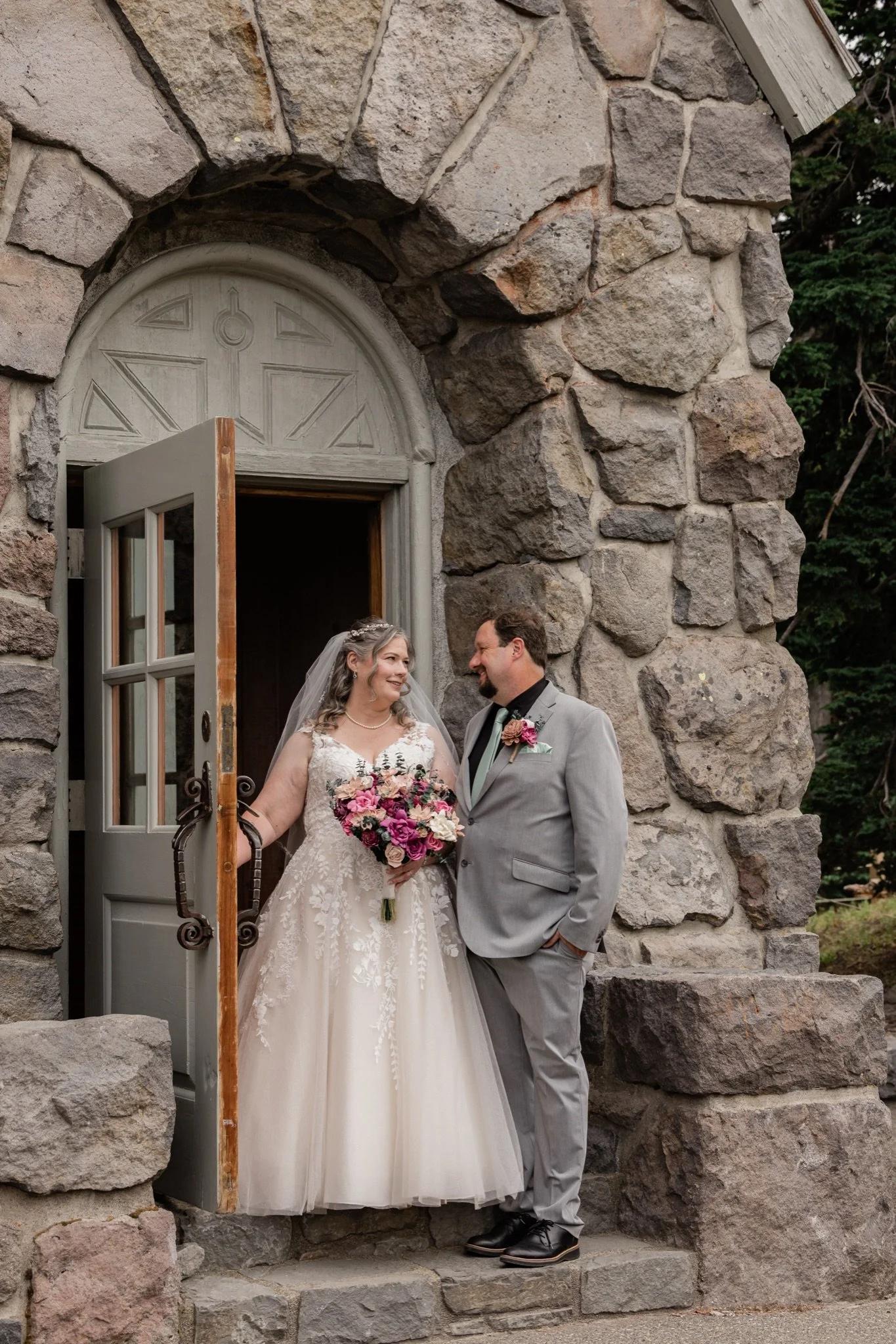 Timberline-Lodge-Wedding-Jamie-Tori-Studio623Photography-13.jpg