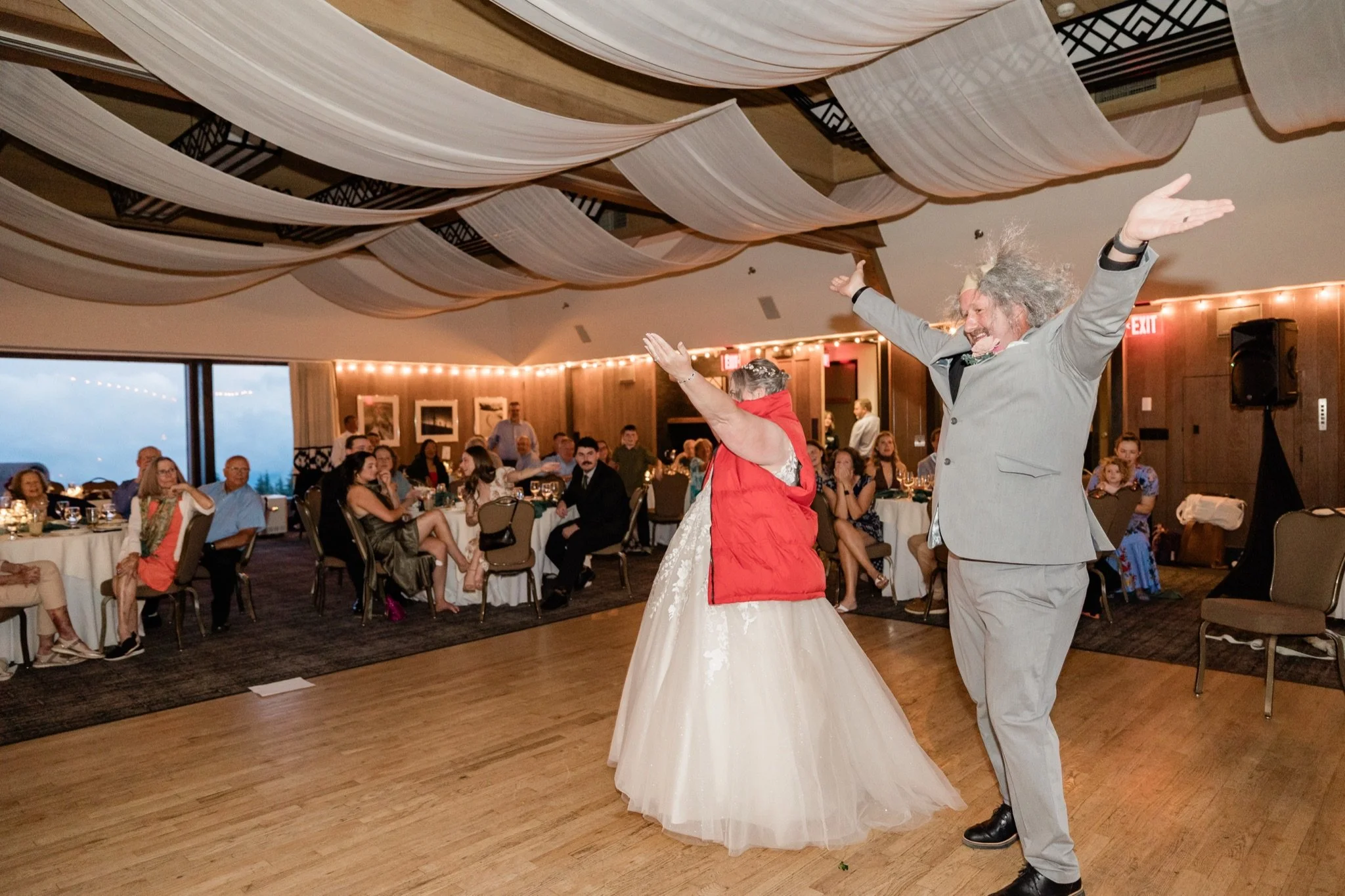 Timberline-Lodge-Wedding-Jamie-Tori-Studio623Photography-34.jpg