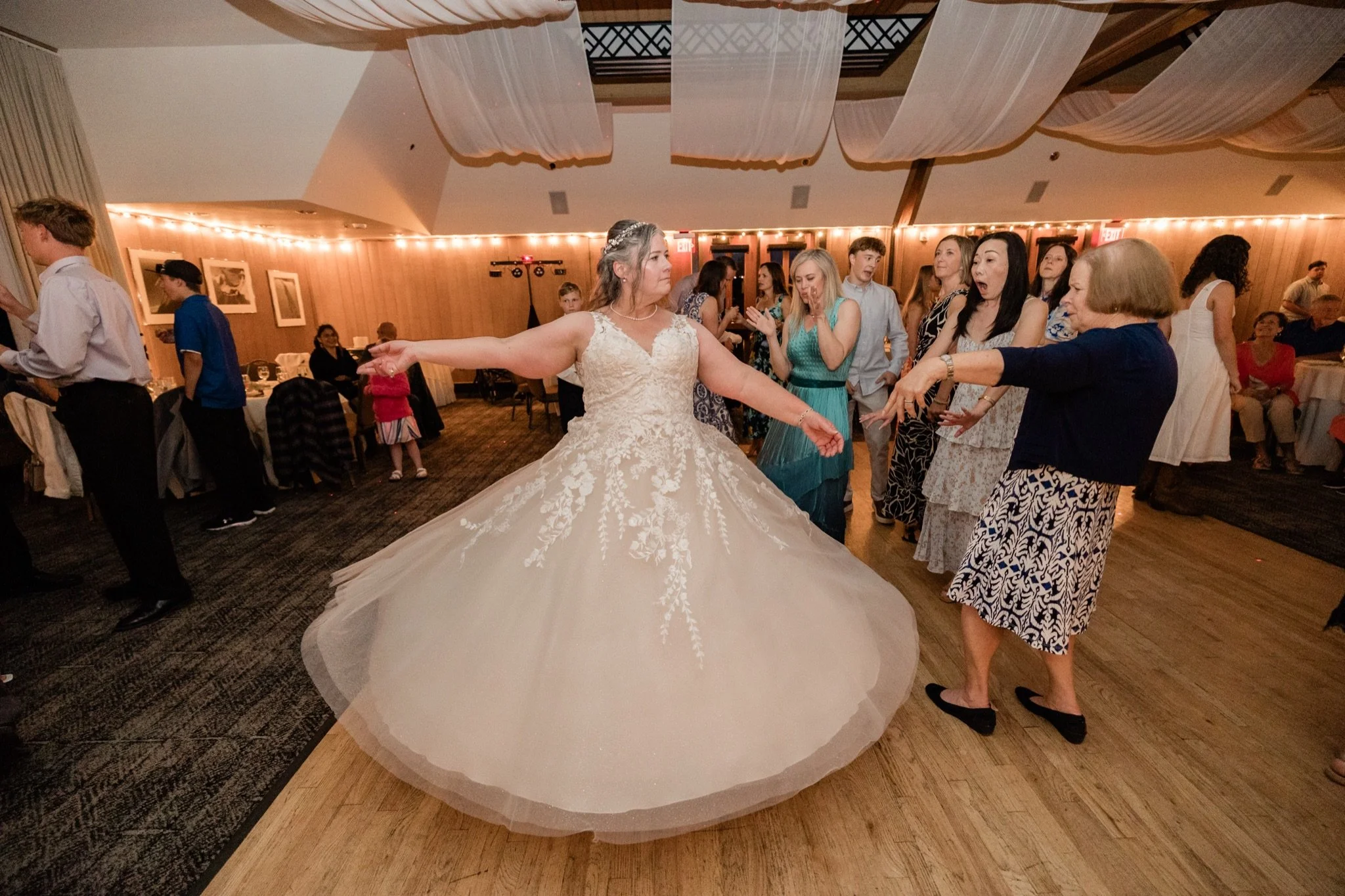 Timberline-Lodge-Wedding-Jamie-Tori-Studio623Photography-37.jpg