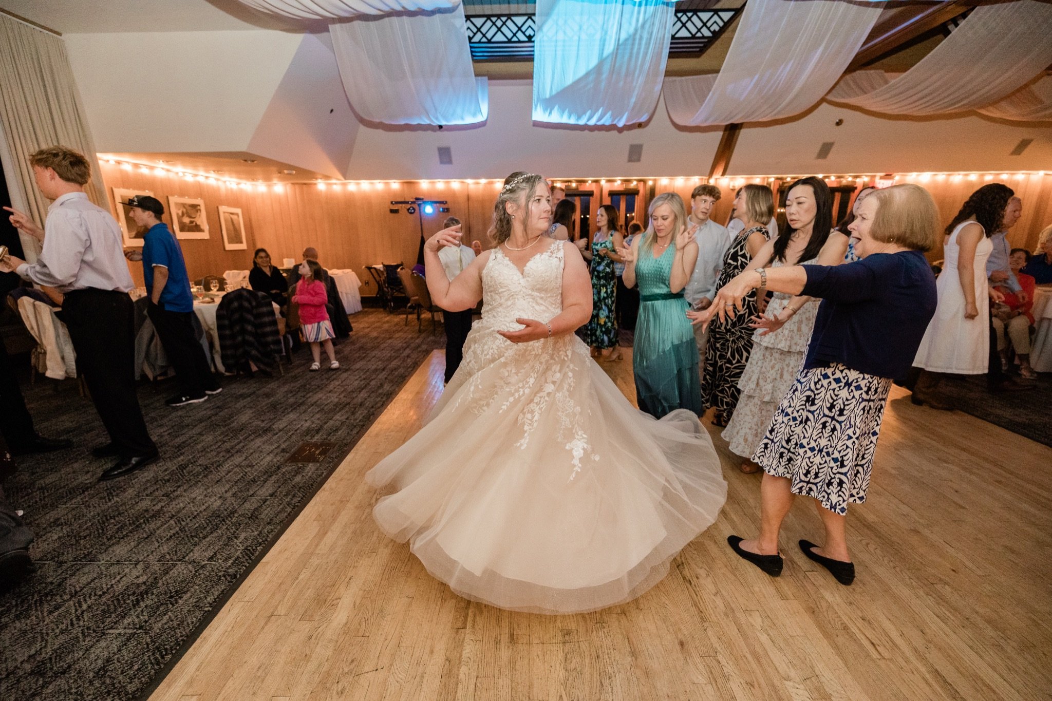 Timberline-Lodge-Wedding-Jamie-Tori-Studio623Photography-38.jpg