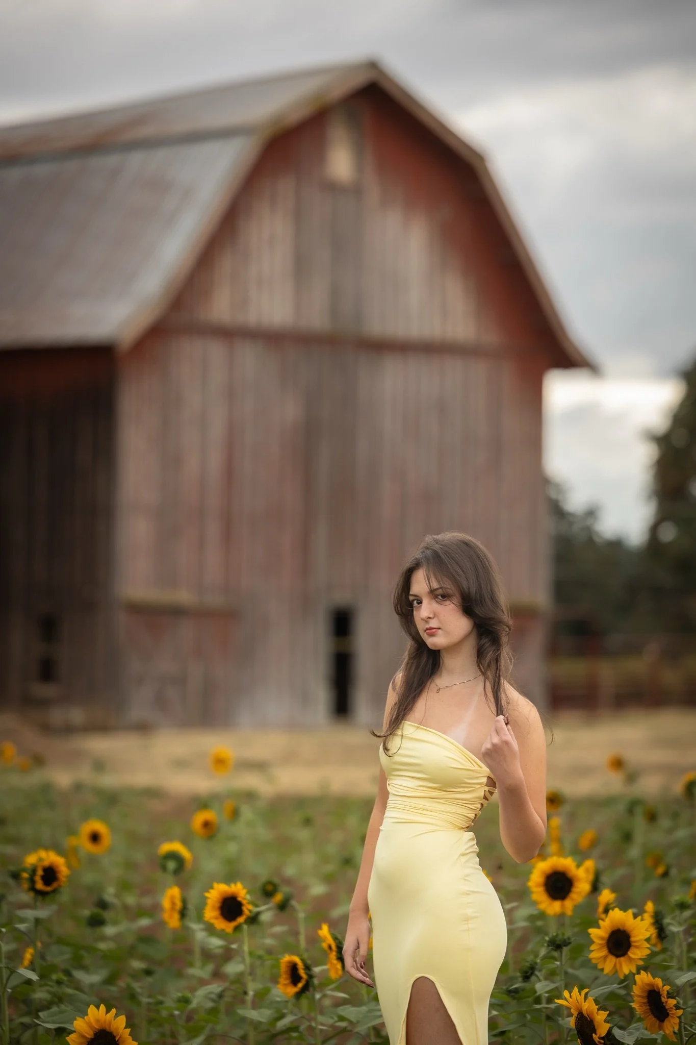 Sandy-Oregon-Senior-Photographer-Sunflowers-Studio623Photography-18.jpg