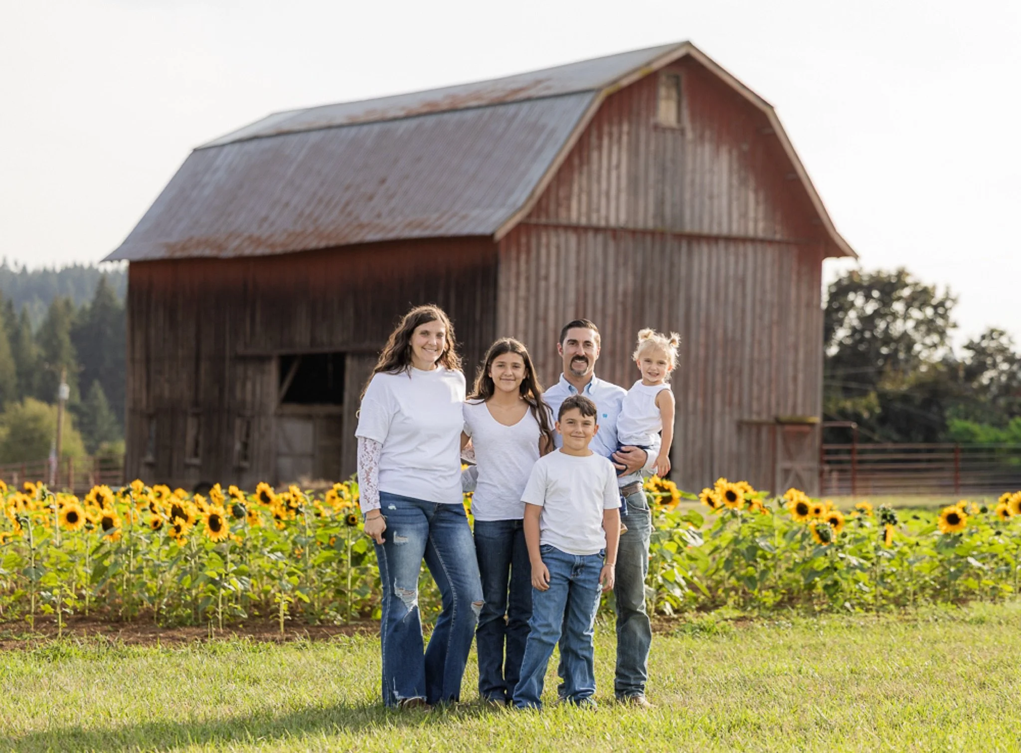 Philip-Foster-Farm-Family-Photos-Sunflowers-Studio623Photography-14.jpg
