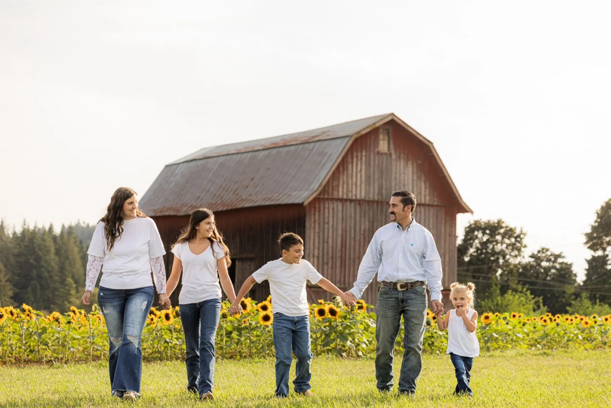 Philip-Foster-Farm-Family-Photos-Sunflowers-Studio623Photography-15.jpg