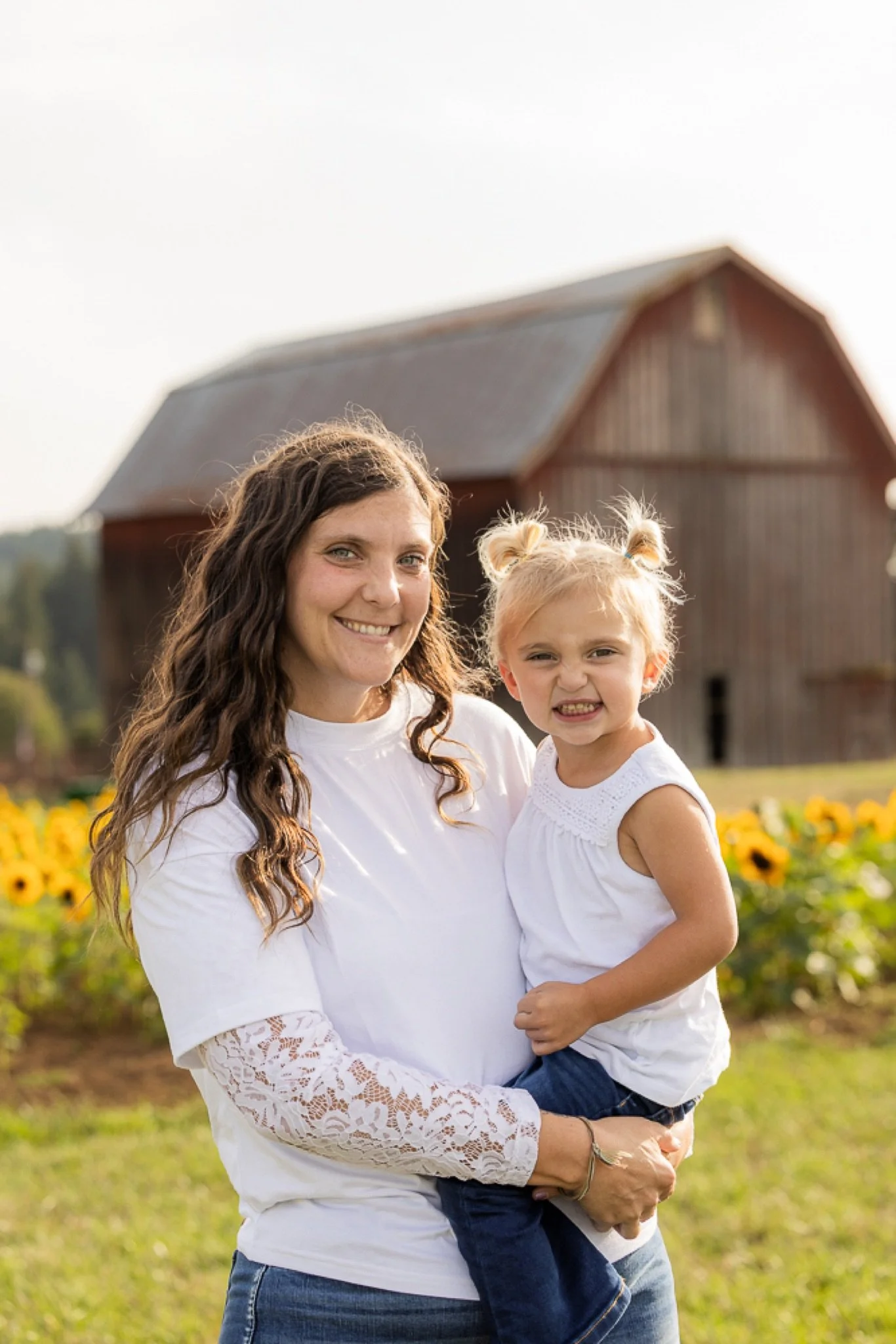 Philip-Foster-Farm-Family-Photos-Sunflowers-Studio623Photography-17.jpg