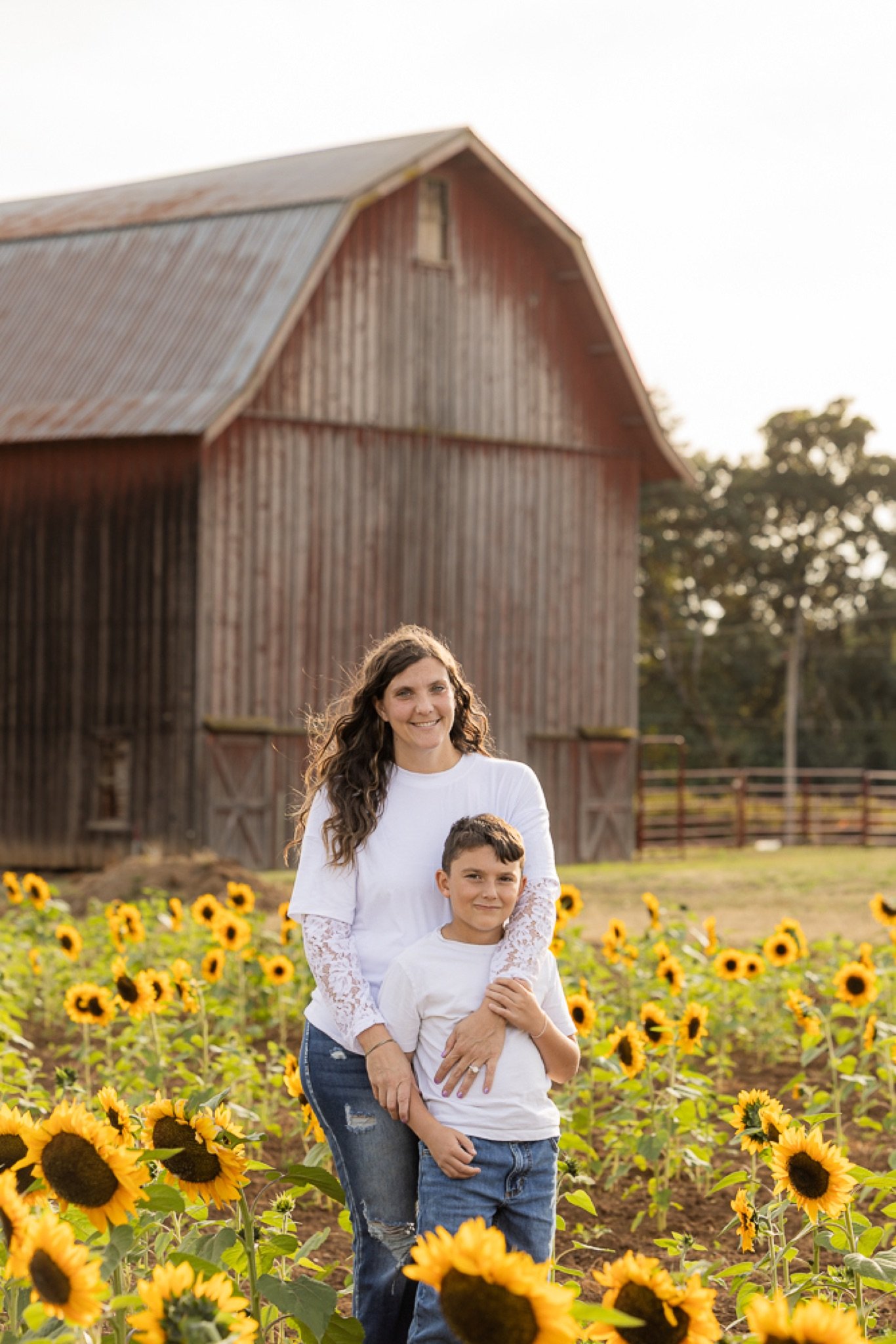 Philip-Foster-Farm-Family-Photos-Sunflowers-Studio623Photography-22.jpg