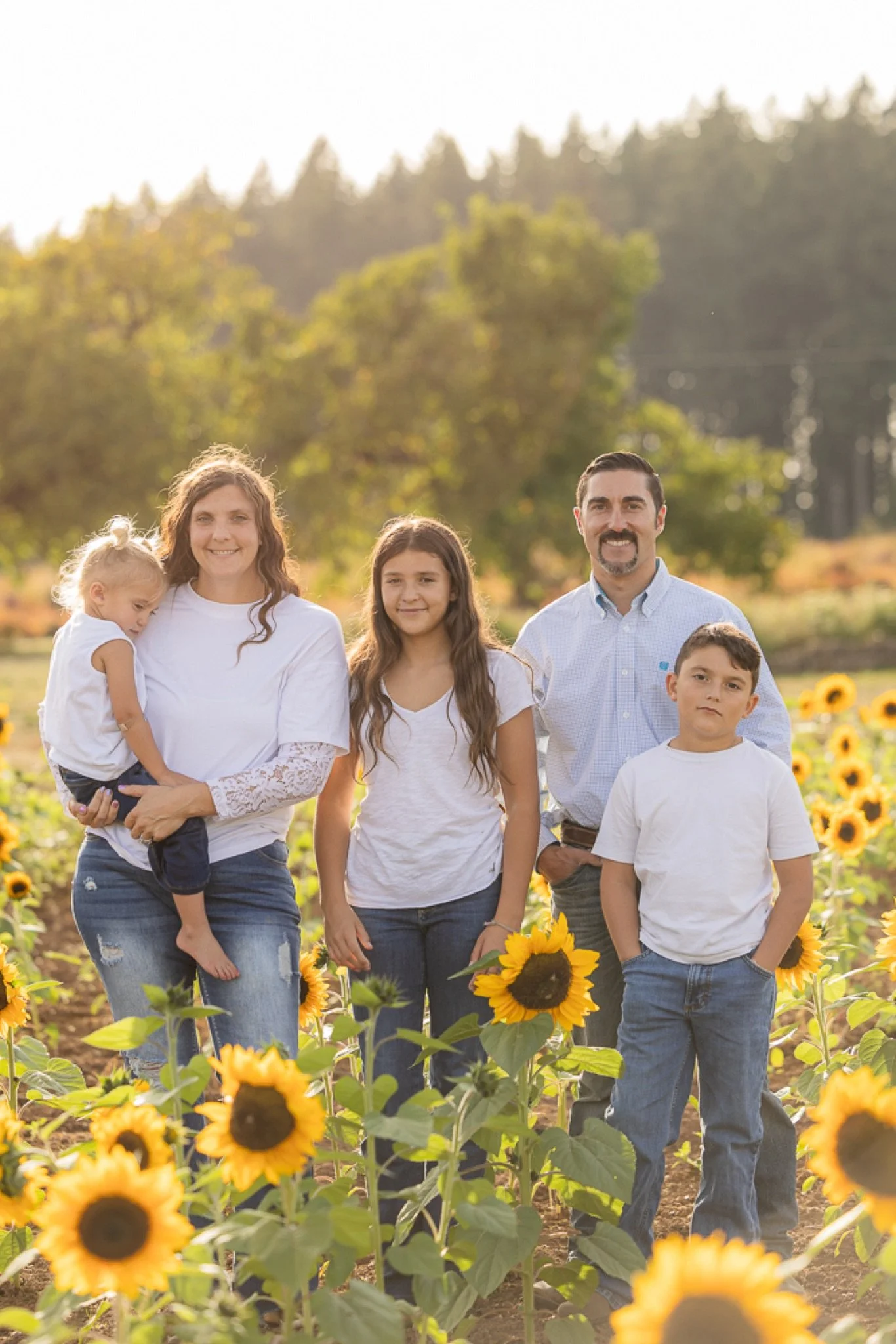 Philip-Foster-Farm-Family-Photos-Sunflowers-Studio623Photography-29.jpg