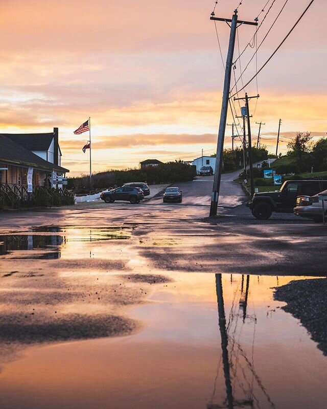 chasing sunsets is quickly becoming a top quarantine activity
.
.
.
.
.
#montauk #duryeas #outeast #hamptons #reflection #sunset