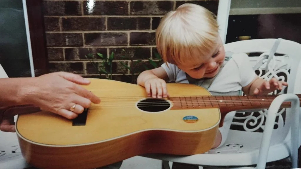 Matt%27s+first+guitar.jpg