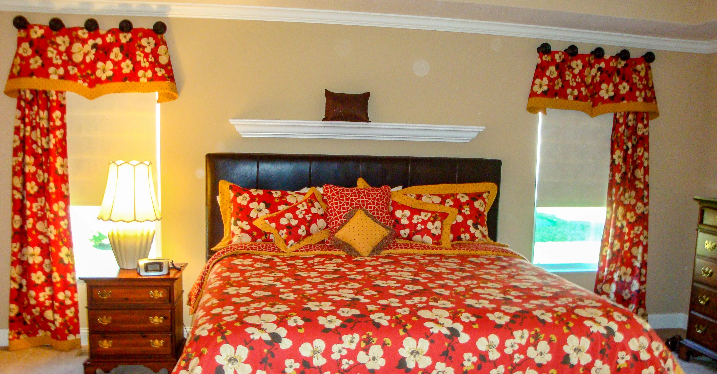Banded Reversible Duvet Cover, Pillows/Shams, Drapery Side Panels and Valances