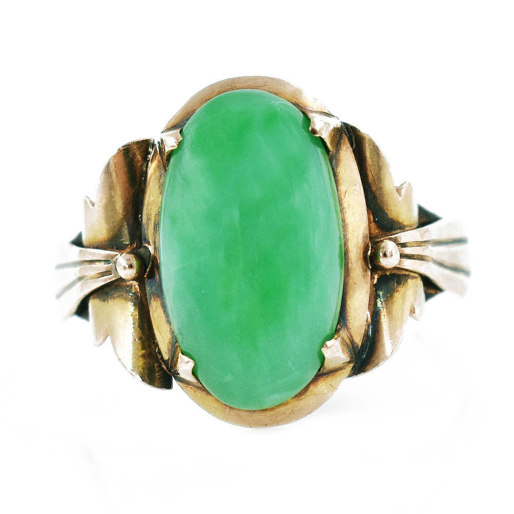 14k Yellow Gold Vintage Oval Green Jade Ring | Antique & Estate Jewelry |  Designs in Gold