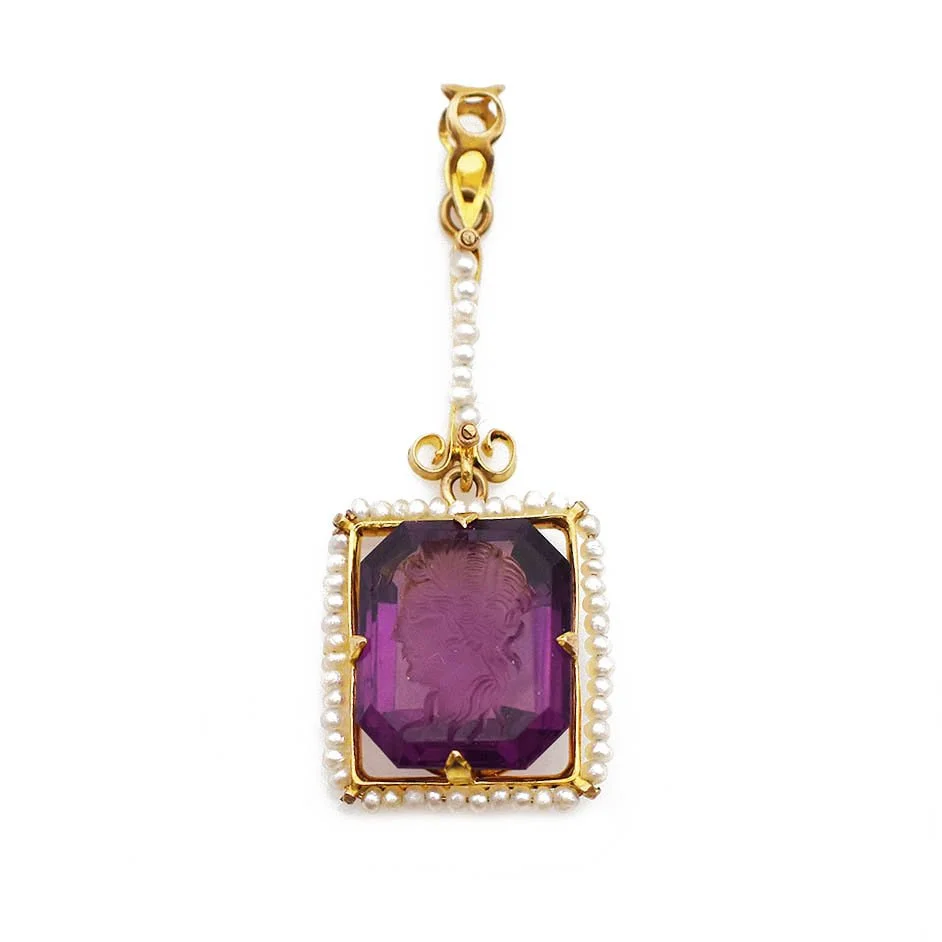 Intaglio Amethyst Pearl Pendant Gold