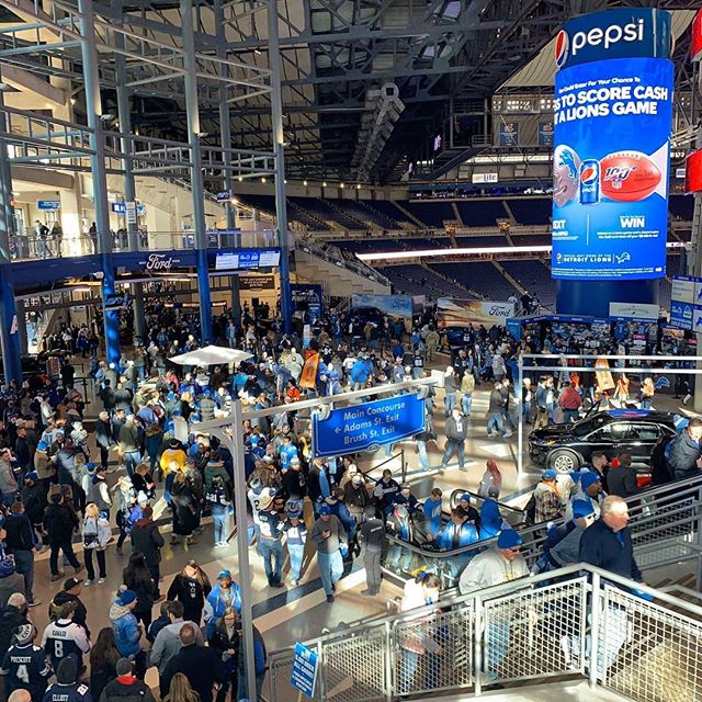 Happy Thanksgiving! Nothing like family, fixins &hellip; and football!
.
.
.#thanksgiving #thankful #turkey #football #fordfield #attstadium #detroitlions #dallascowboys #ford