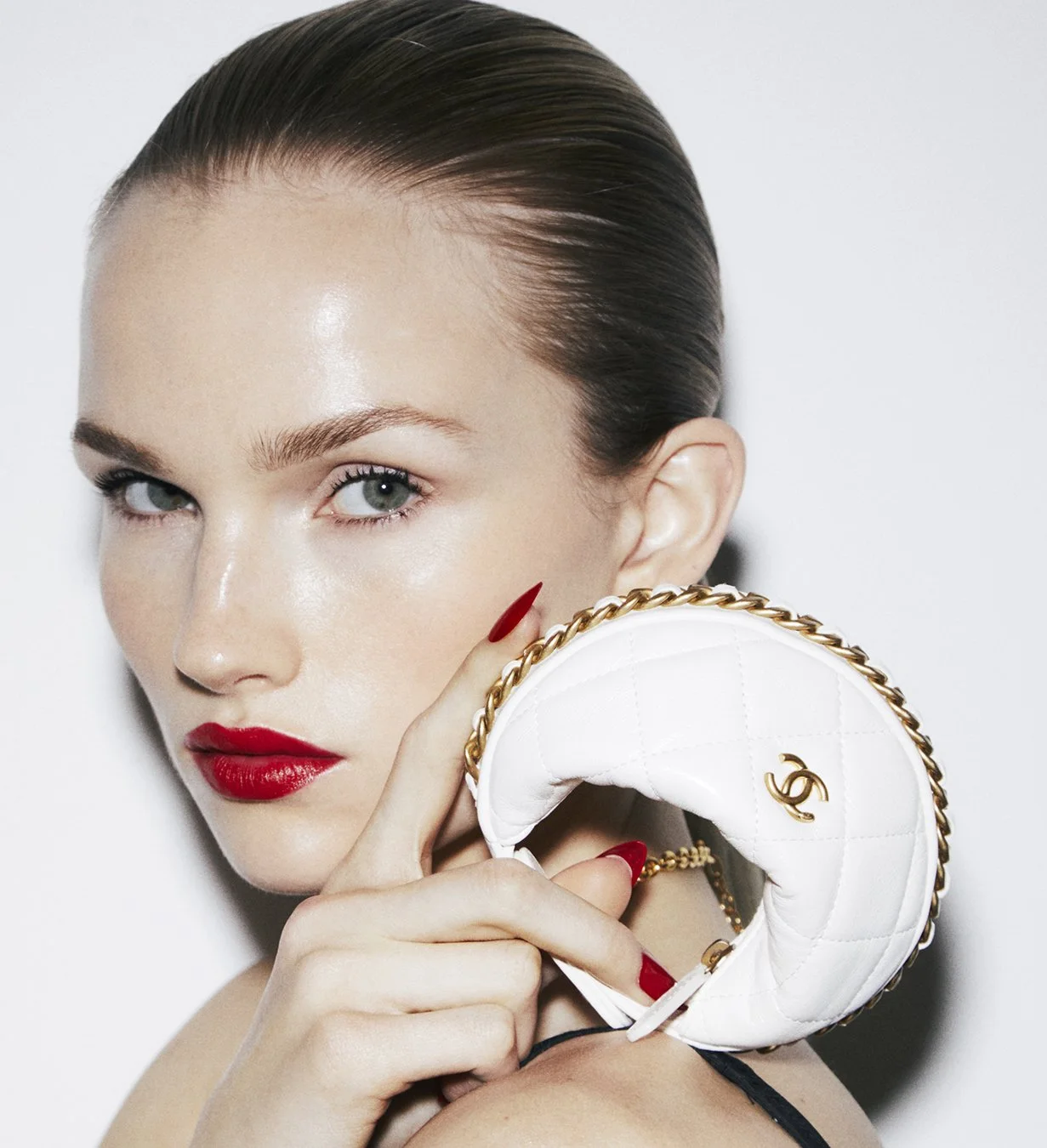 20250321_VMagazine_LOOK_05_1325editCROP.jpg
