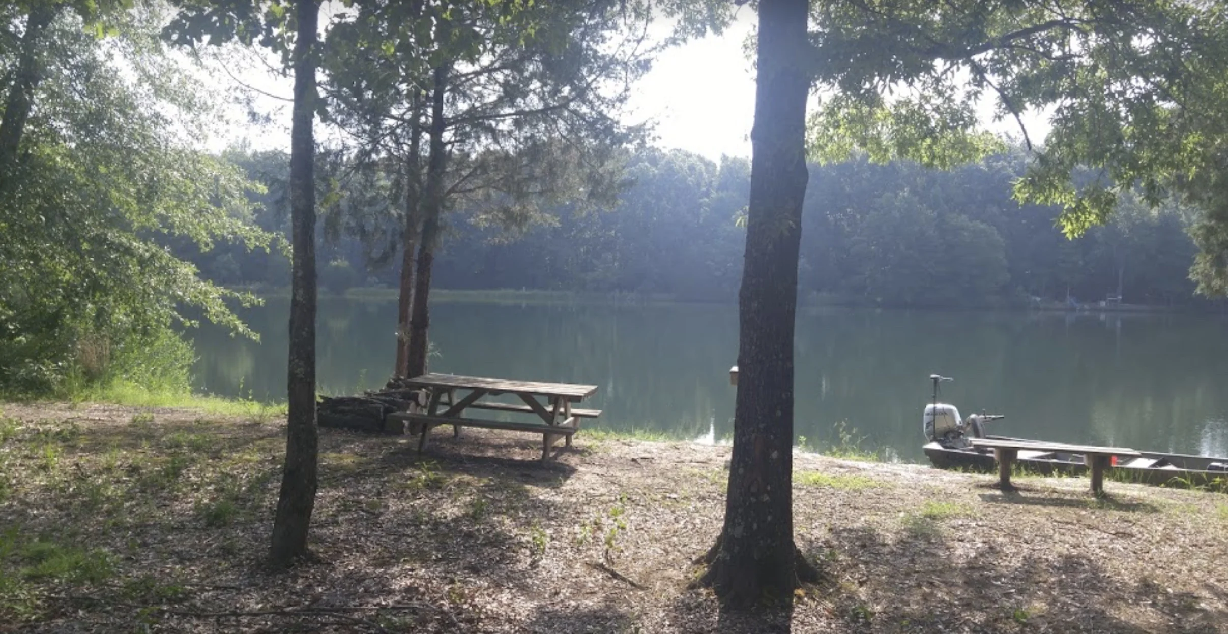LakesidePark-Mobile-Home-Park-Lake1.jpeg