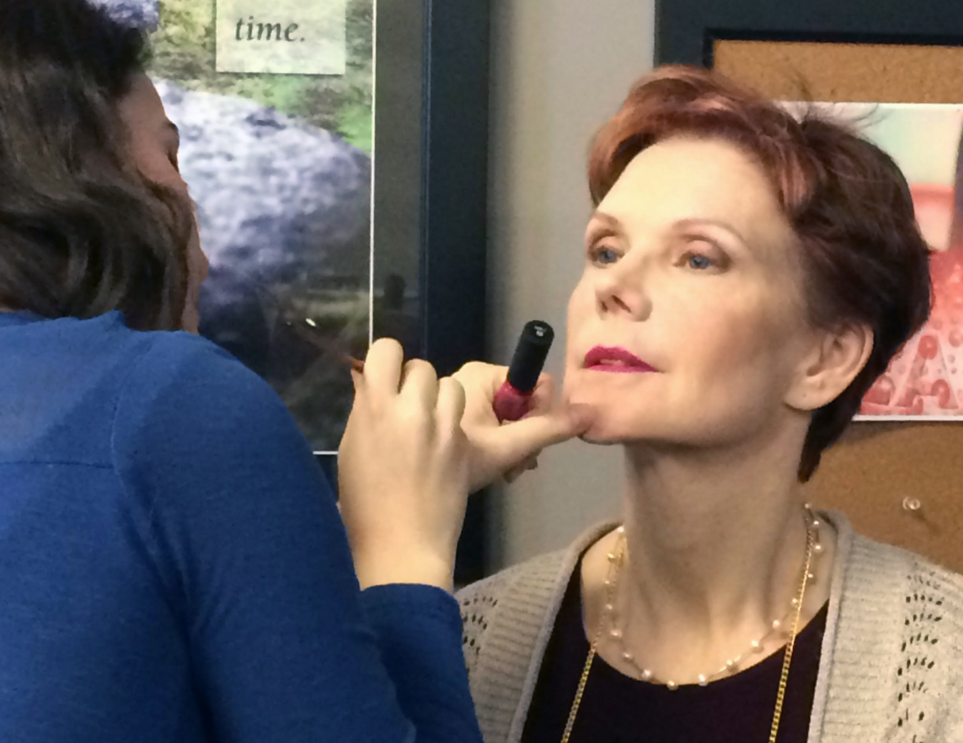 Rainee-Denham-putting on make up horizontal.jpg