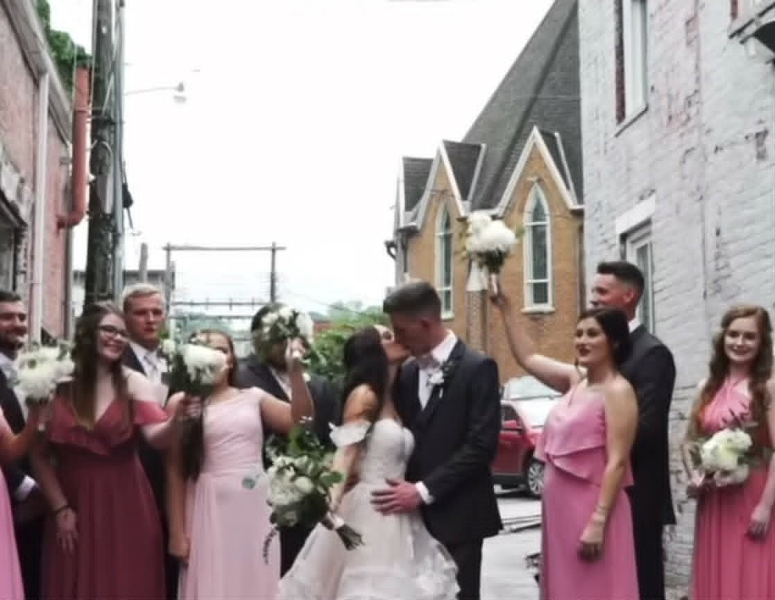 alley kiss.jpg