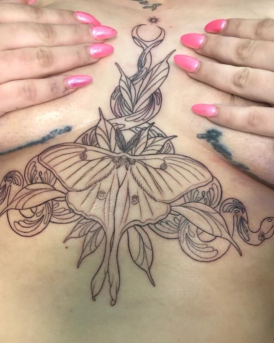 From outlines to finished pieces, @yani.inkz always puts everything into their work! Every detail matters to them! So send them a message and schedule your next tattoo asap!
🍓
🌺
❤️
💥
#moth #mothtattoo #chest #color #blackandgreytattoo #linework #t