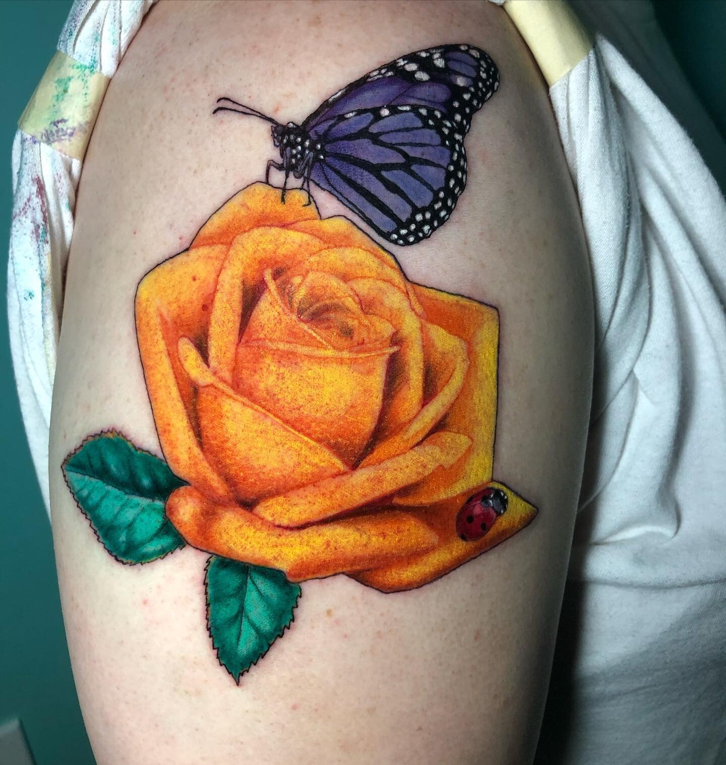 Nothing says nice weather is here like roses and butterflies. So spring into @yani.inkz chair and get some beautiful tattoos!
🏵️
🦋
🏵️
🦋
#rose #butterfly #tattoo #tattooartist #tattooideas #tattoos #bensalem #trending #instagood #besttattoos #tatt