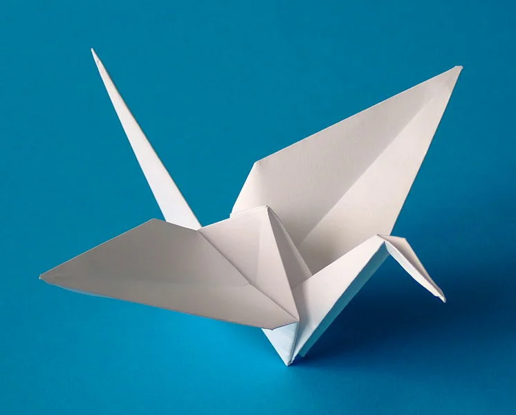 An origami paper crane. photo by Andreas Bauer/Wikimedia Commons