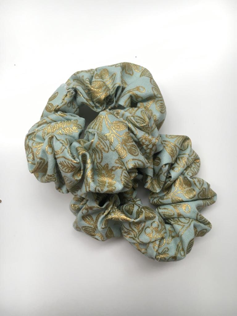 scrunchie: gold lace mint