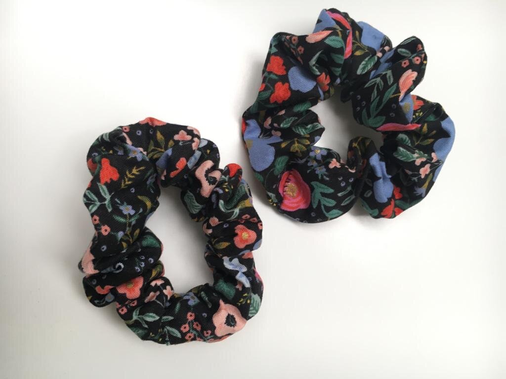 scrunchie: black wild rose
