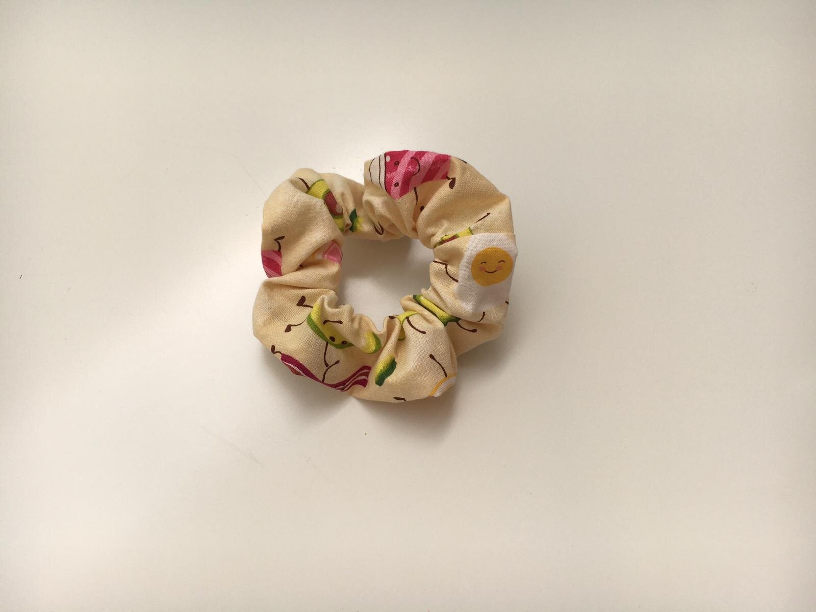 scrunchie: dancing breakfast