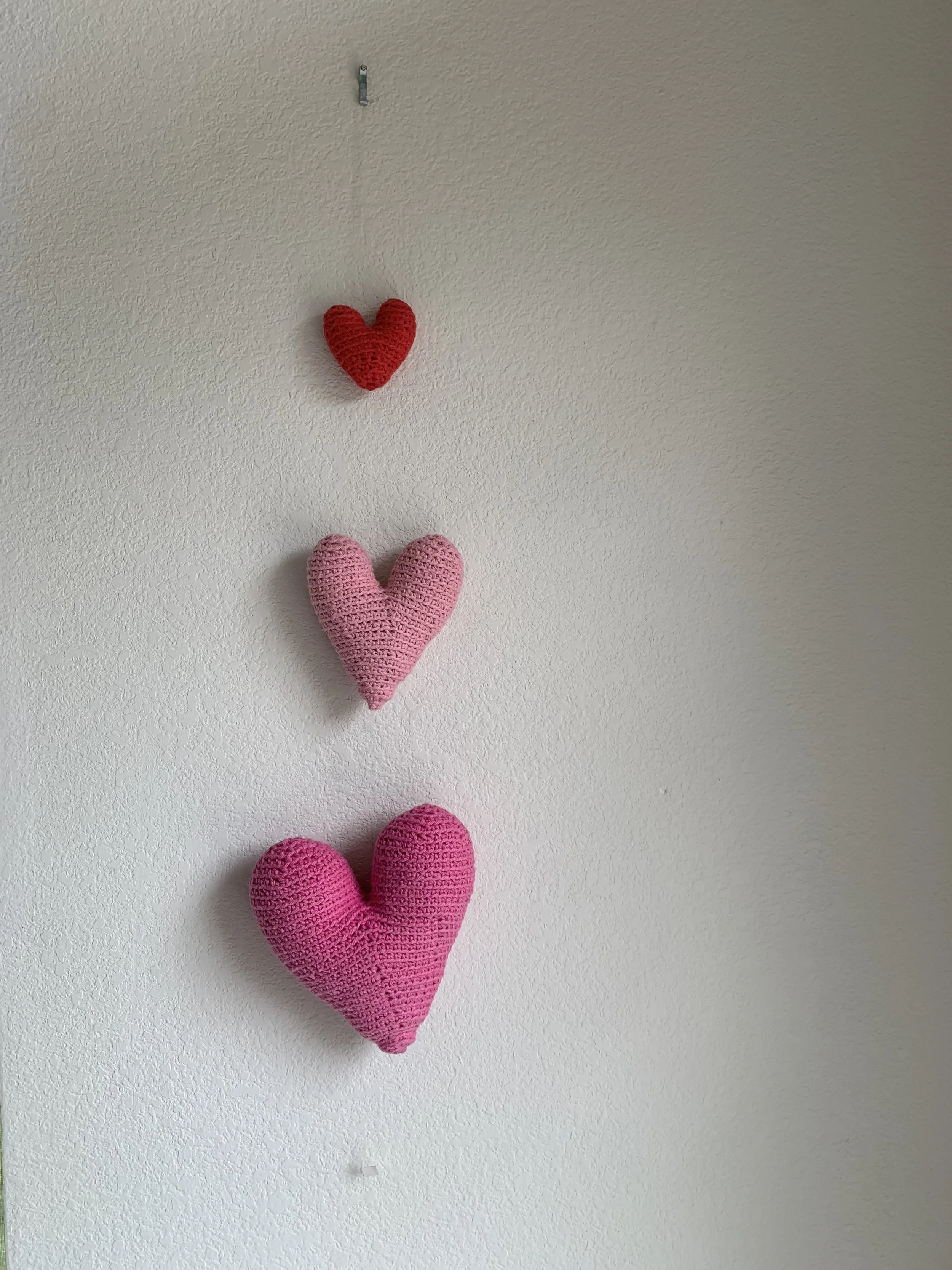 hanging hearts trio