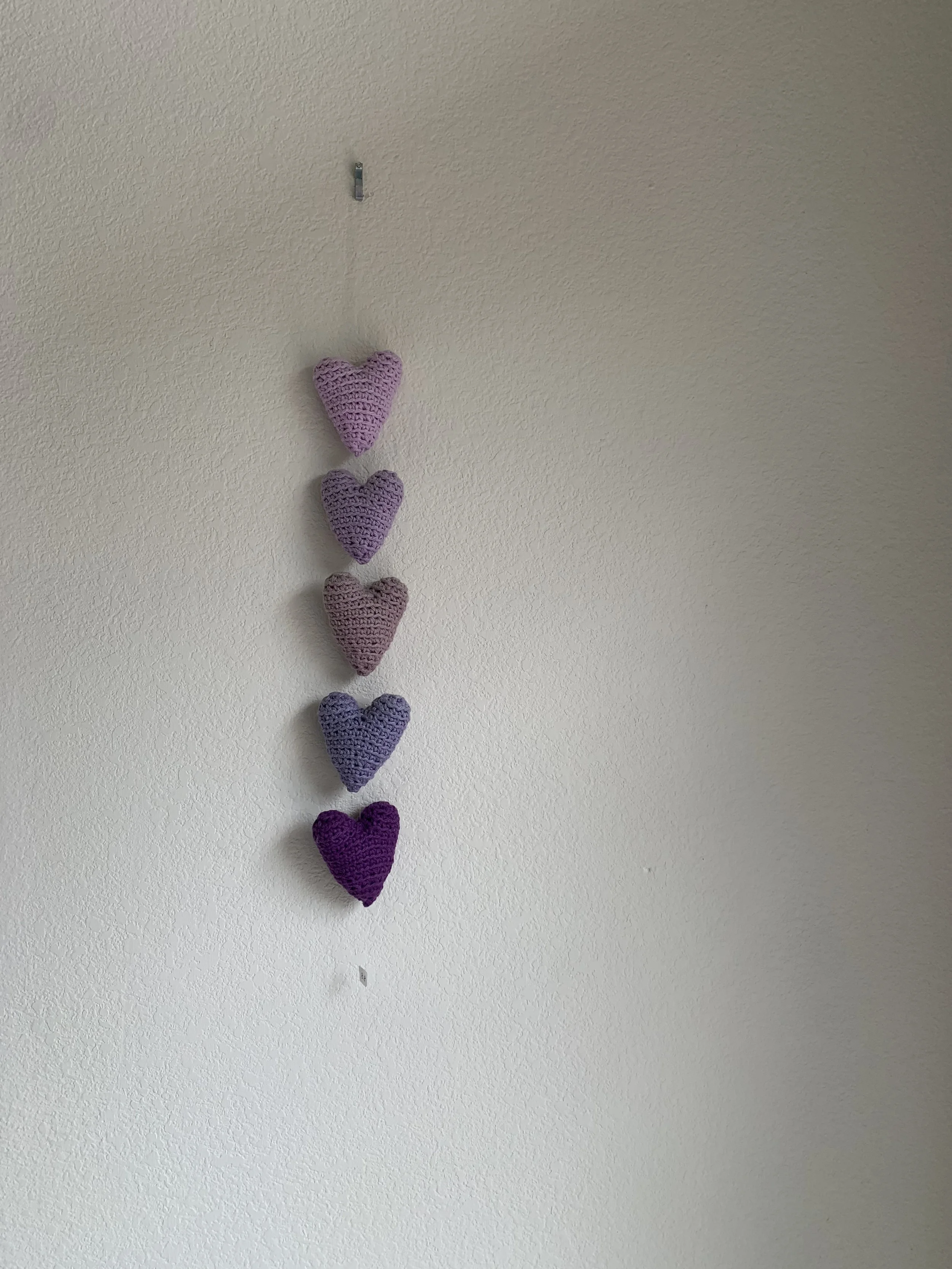 hanging purple ombre hearts 02