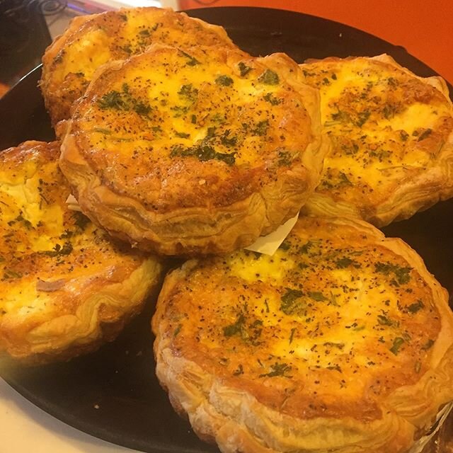 Rosemary Ch&egrave;vre Quiche!!