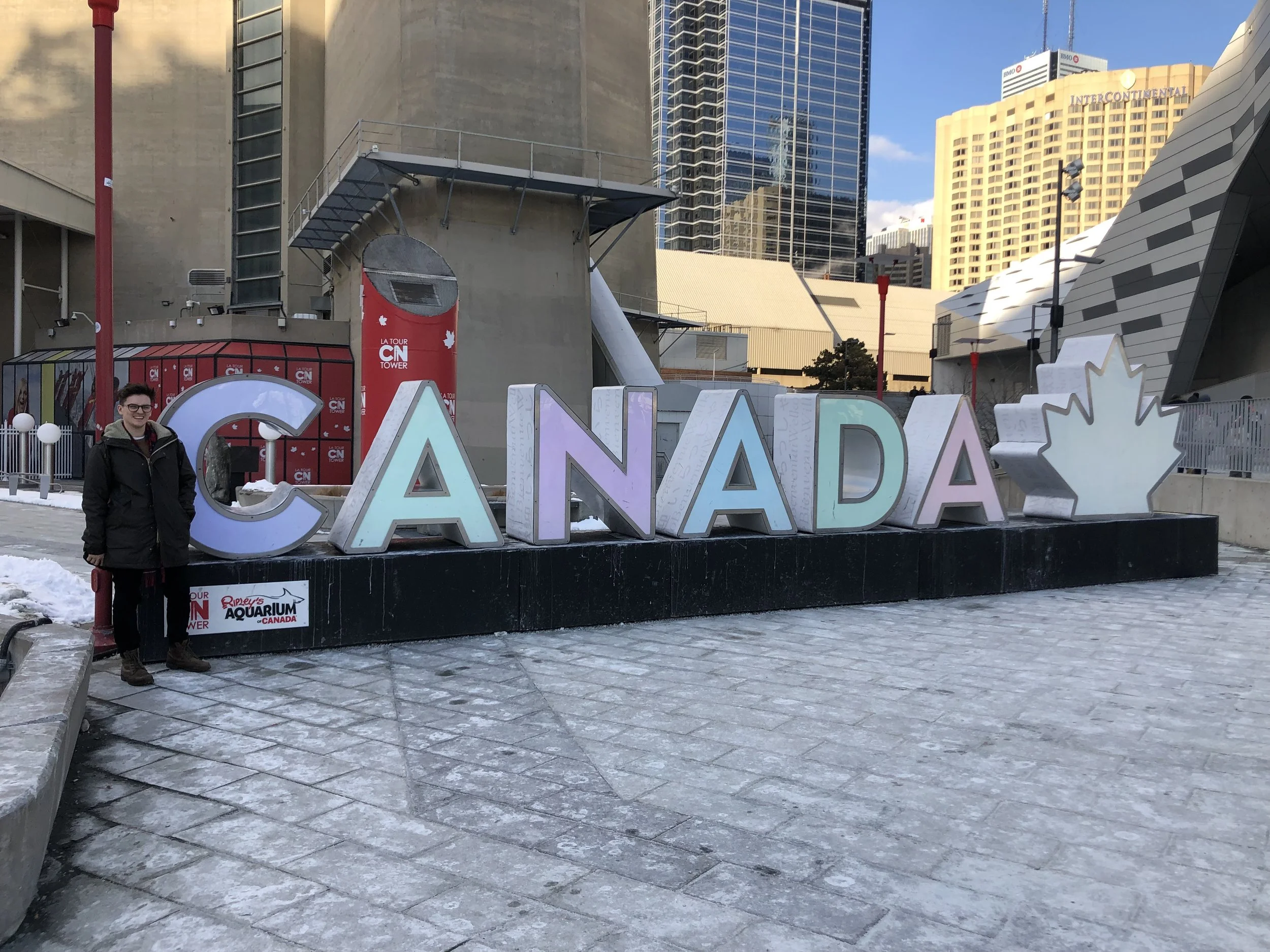 The “Canada” sign attached to the aquarium