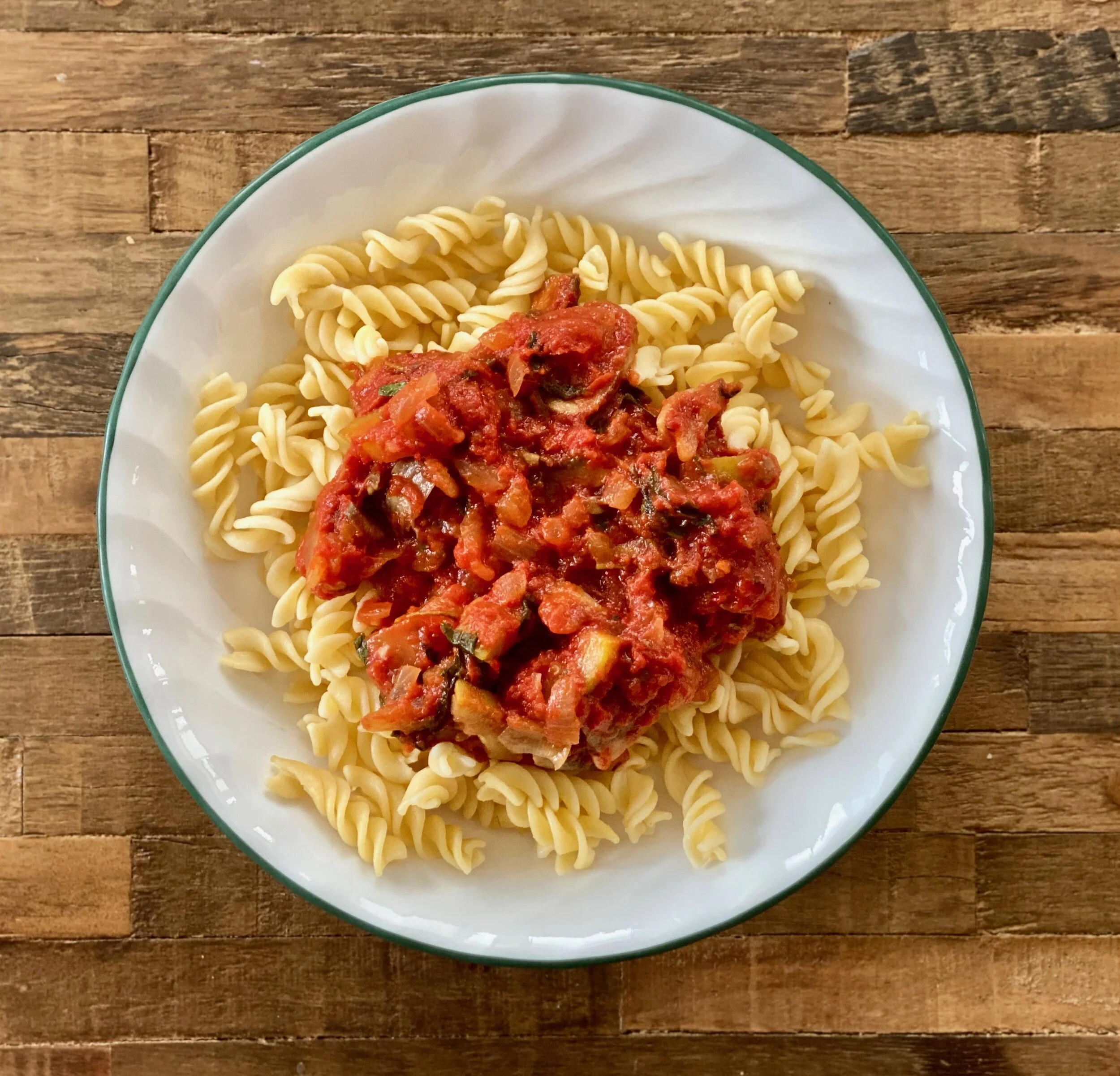 Healthy and Easy Tomato Pasta Sauce (Vegan)