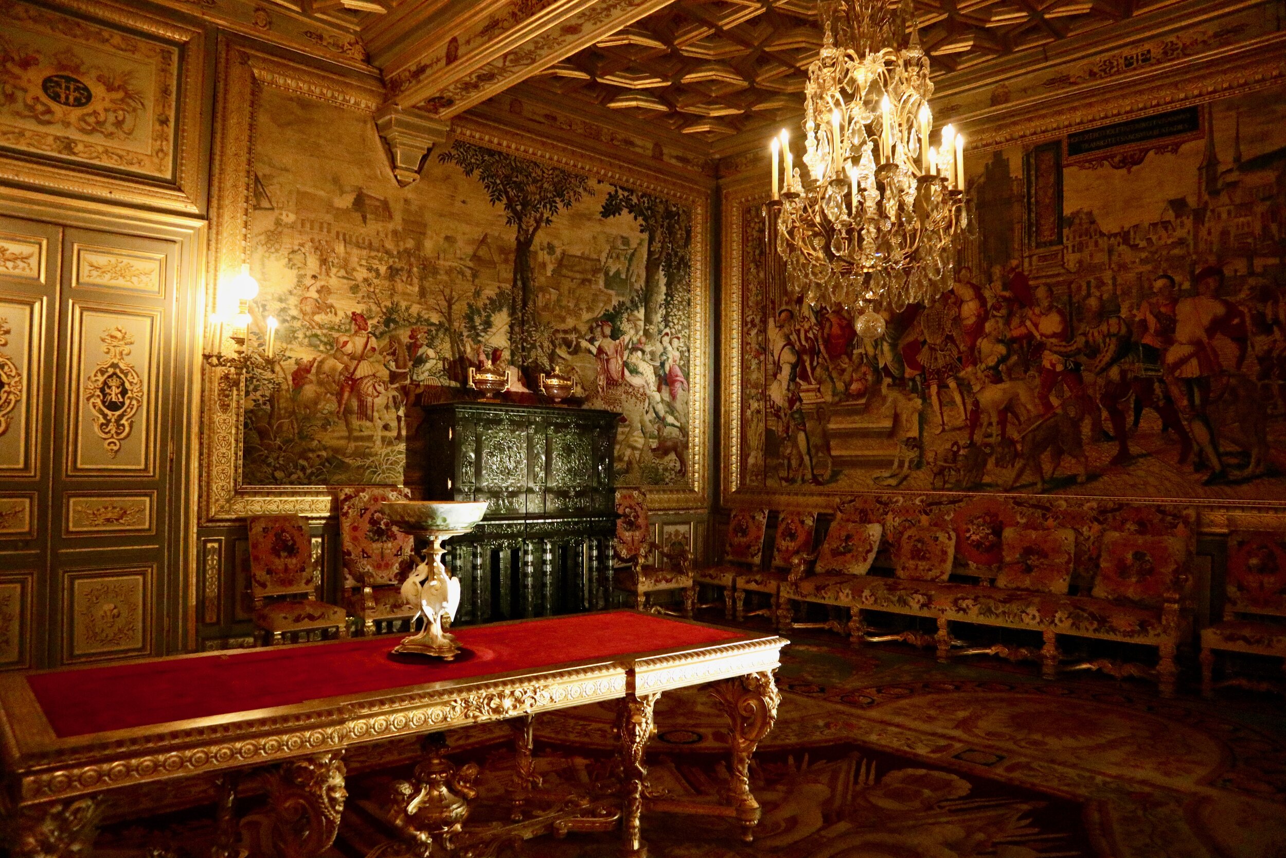 CHÂTEAU DE FONTAINEBLEAU - French Castle Inhabited by French Monarchy and  Napoleon Bonaparte, That Inspired Marie Antoinette's Château de Versailles  (Day Trip from Paris) — Sarah Freia