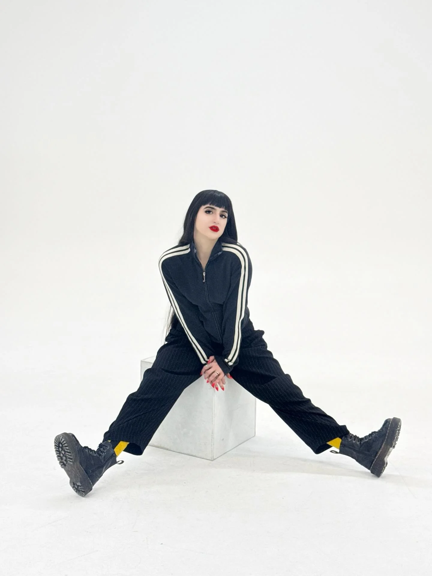 Outfit is giving &ldquo;track, no field&rdquo;. 
&bull;
Always lovely to get beautified by @napsfx ❤️
&bull;
&bull;
&bull;
&bull;
&bull;
#styleinspo #stylefashion #fashioninspo #fashionaddict #lookoftheday #look #model #photoshoot #fashionstyle #mode