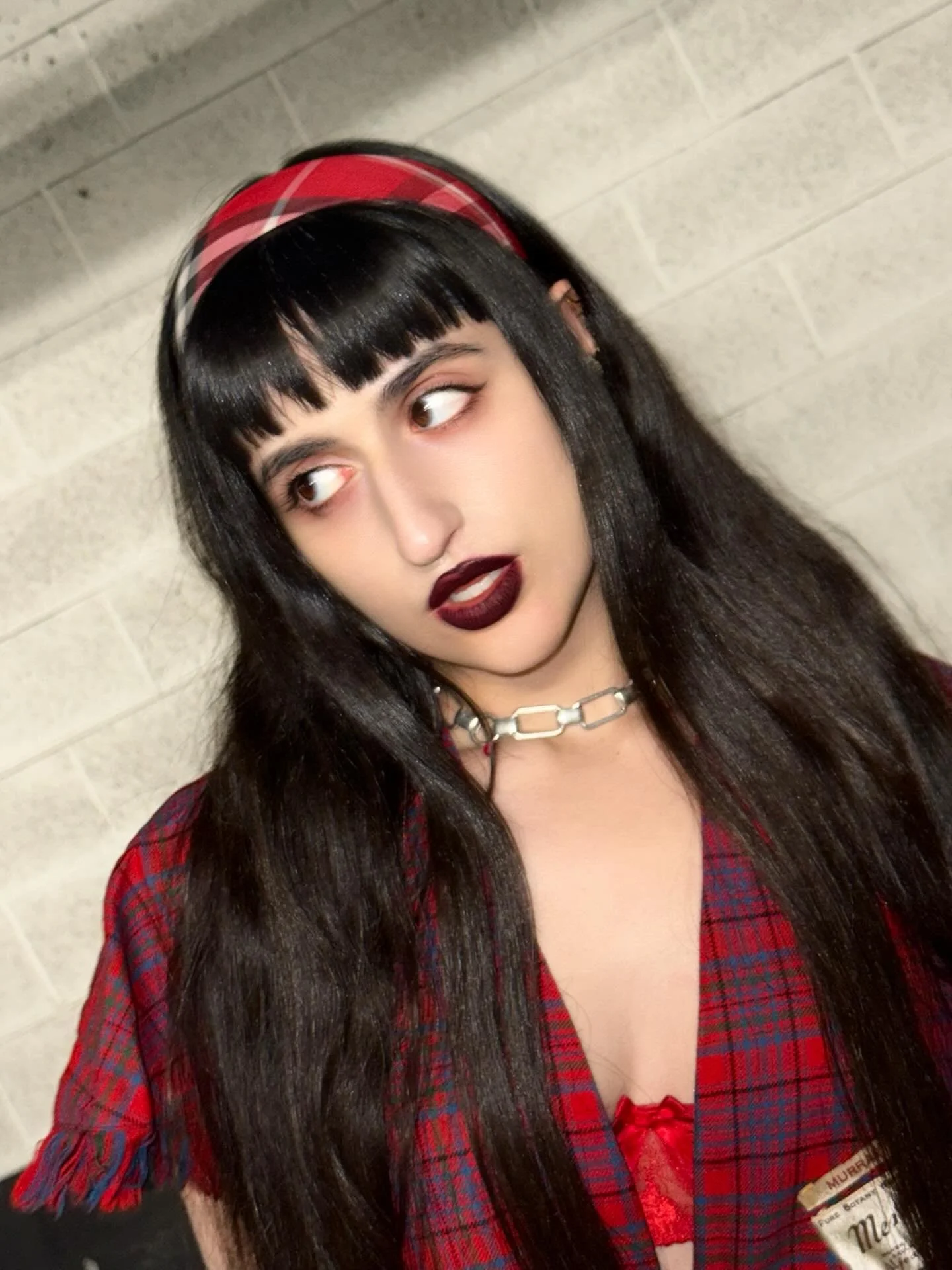 Tart in tartan ❣️.
&bull;
&bull;
&bull;
&bull;
#springfashion #plaid #ootd #bigeyes #outfitoftheday