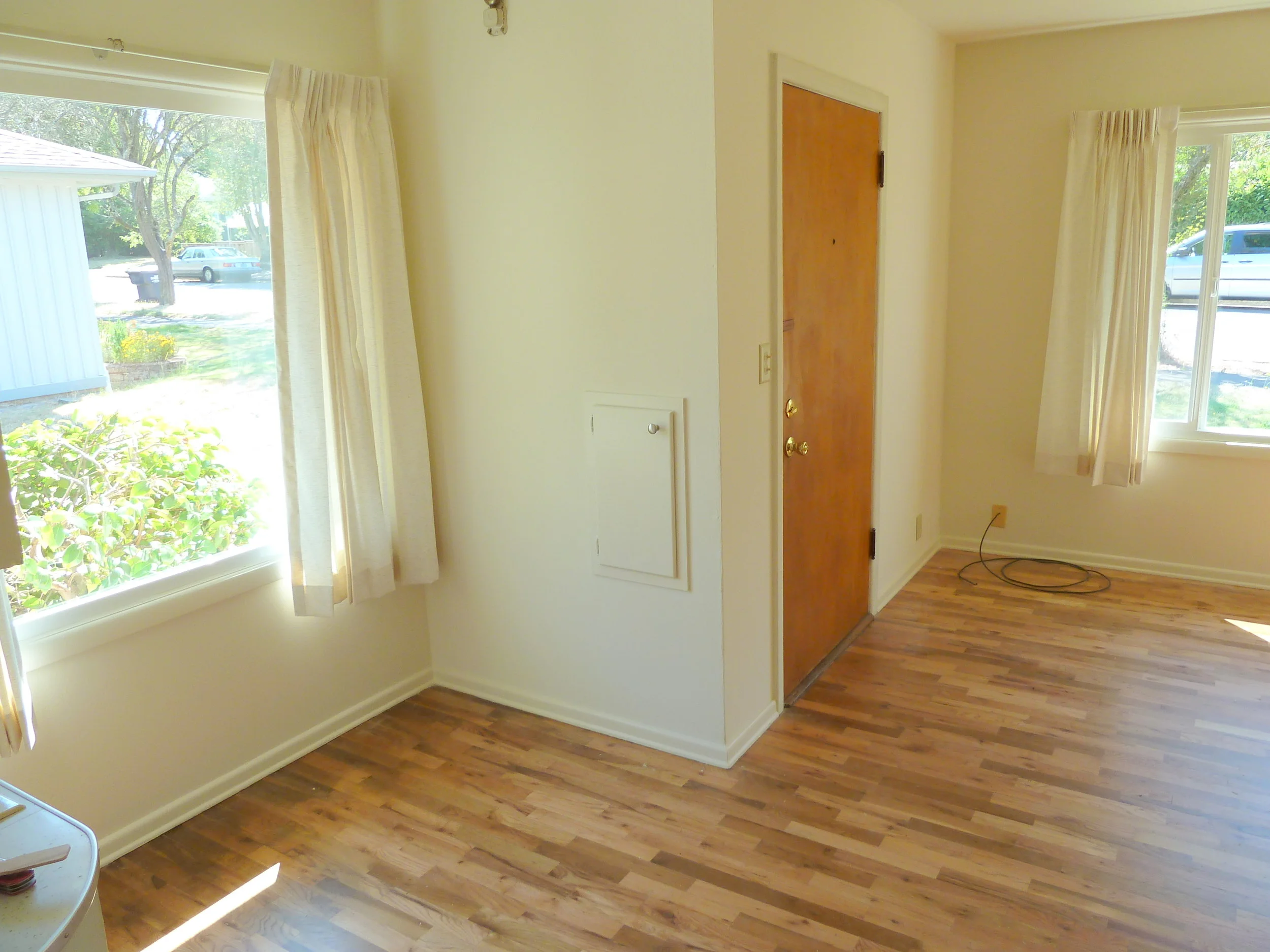 Dining-Entry.jpg