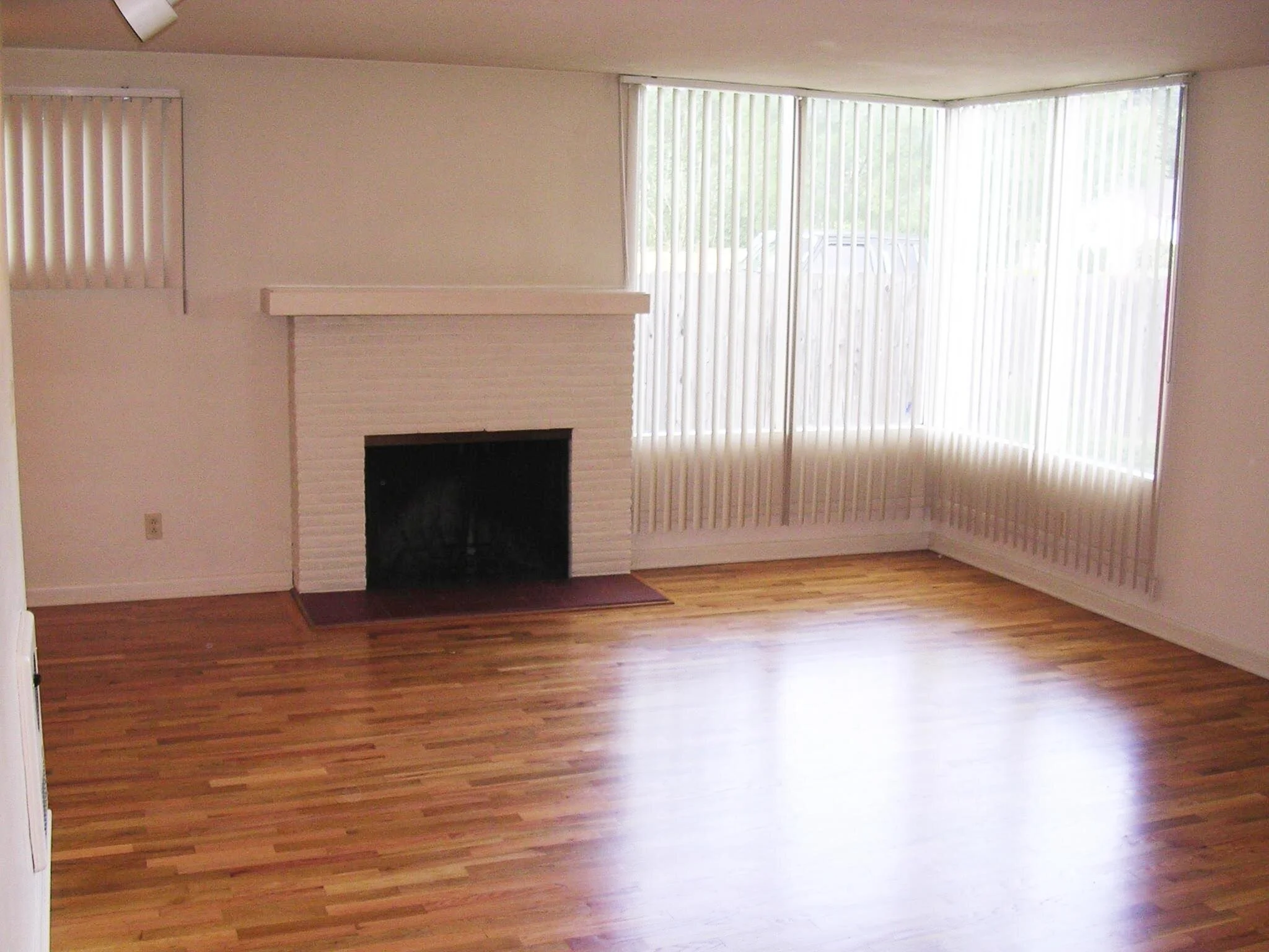 980-2+livingroom%2C+edit.jpg