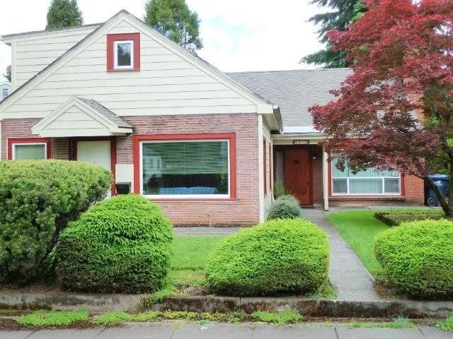 1375 Ext-Front.jpg