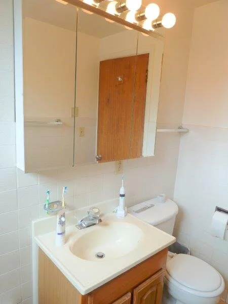 980-2 bath.jpg