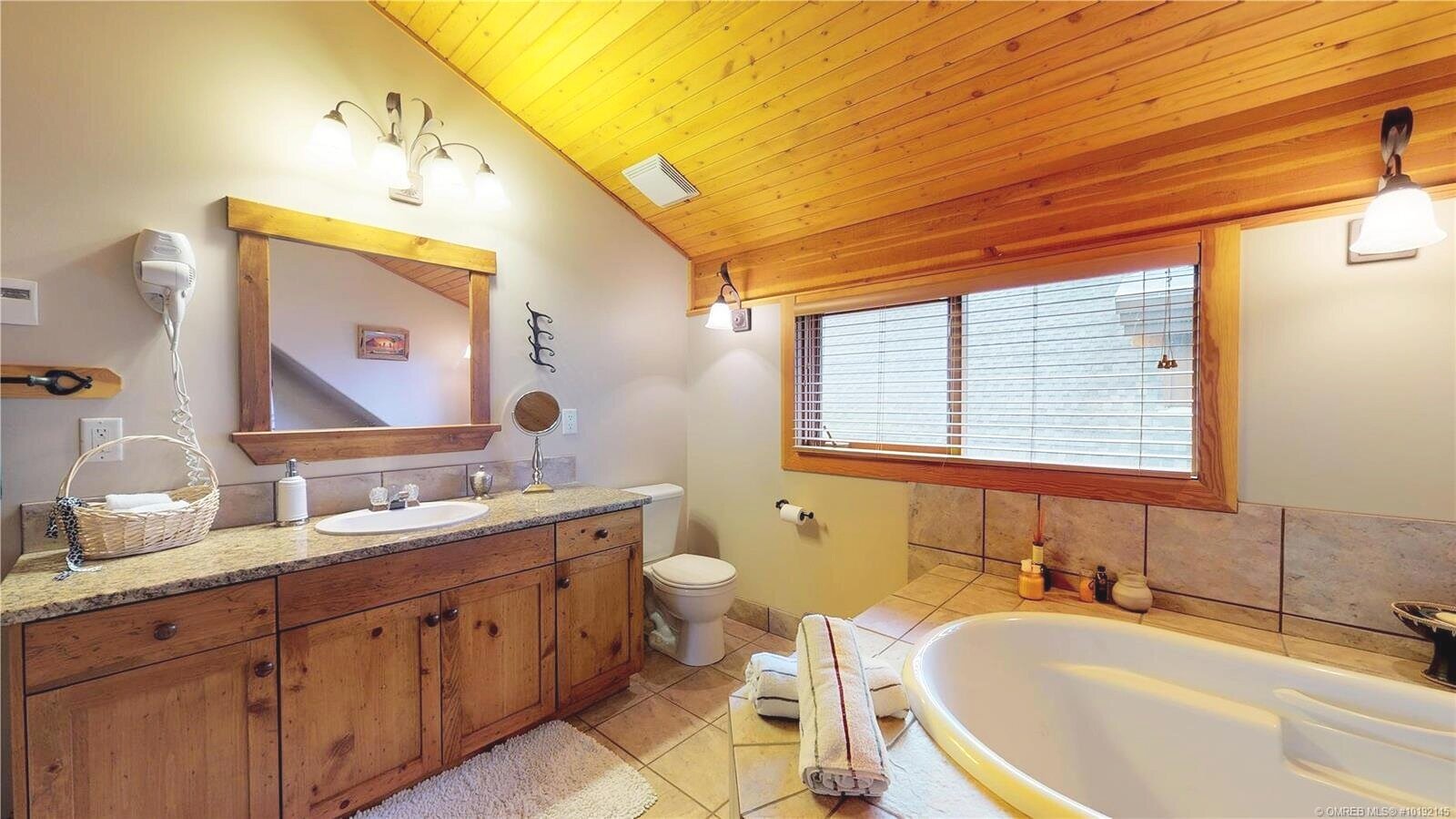 200-moonshine-crescent-bullet-creek-cabins-big-white-near-kelowna-bc-canada-exterior-master-bathroom.jpg