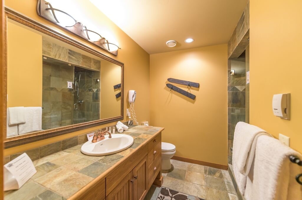copper-kettle-lodge-condo-big-white-bathroom.jpg