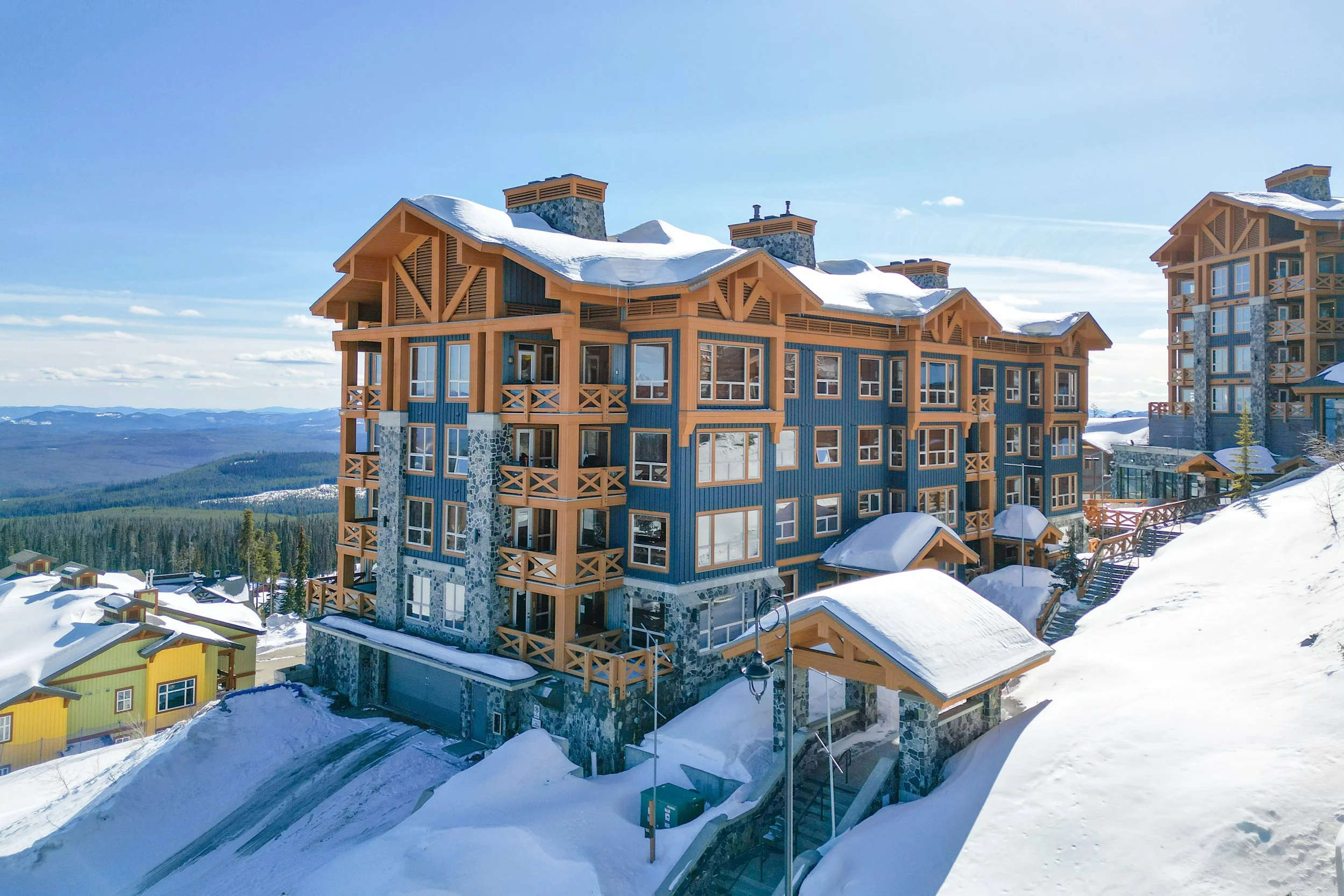 img-101c-375-raven-ridge-road-big-white-stonegate-resort-for-sale-1.jpg