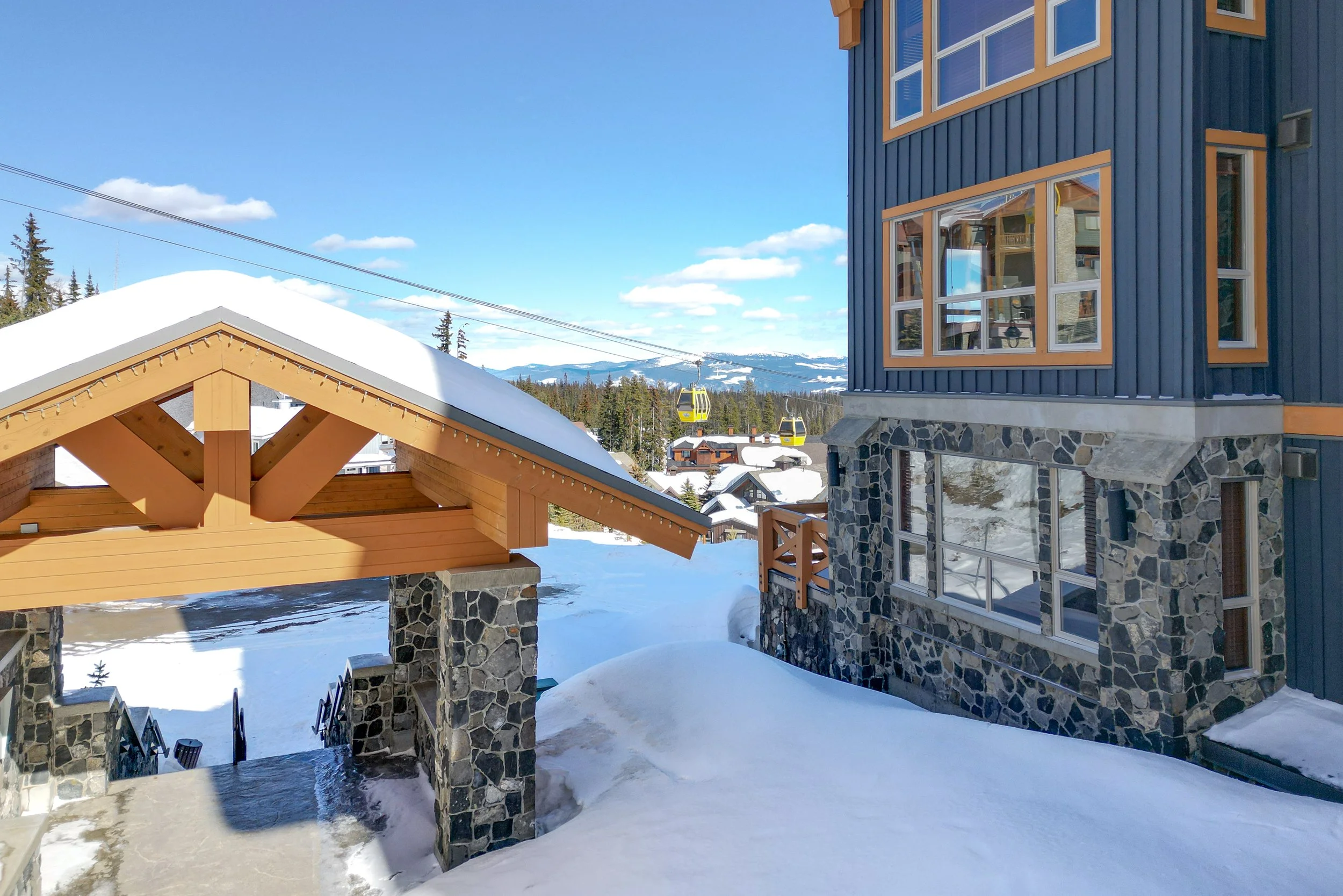 img-101c-375-raven-ridge-road-big-white-stonegate-resort-for-sale-3.jpg